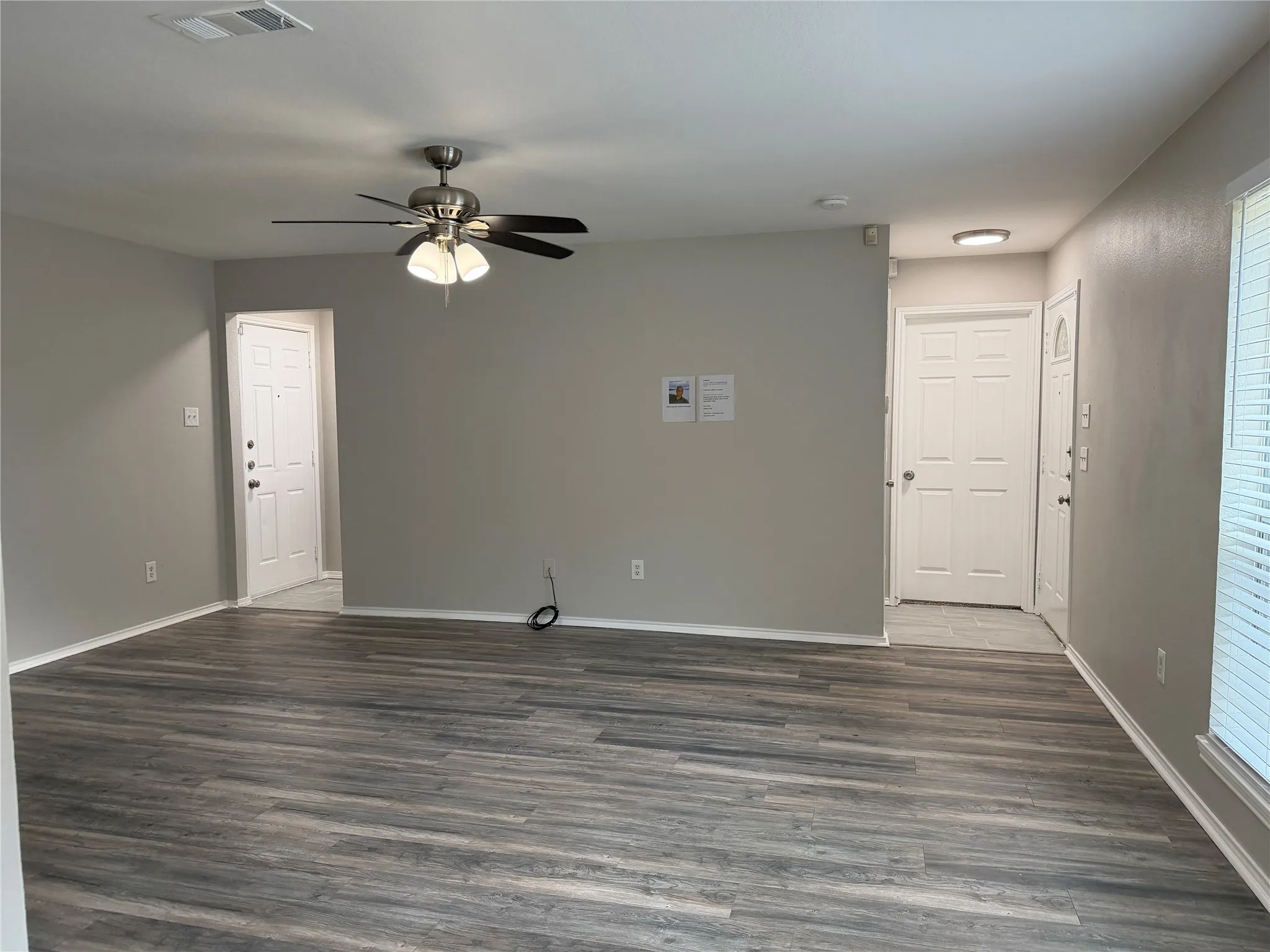 Single Family Residence For Rent in Dallas County , 12905 Kleberg Road, Dallas, Texas 75253, 3 Bedroom, 2 Bathroom, 2 Garage spaces, 1,268 Sqft, built in 2004, mls#21347510, Real Estate Agent in Dallas, Homes For Rent in Dallas county, Homes For Rent in Dallas, Realtor in Dallas Texas, Real Estate Brokerage Independent Realty Texas, Luminita Cordes Realtor