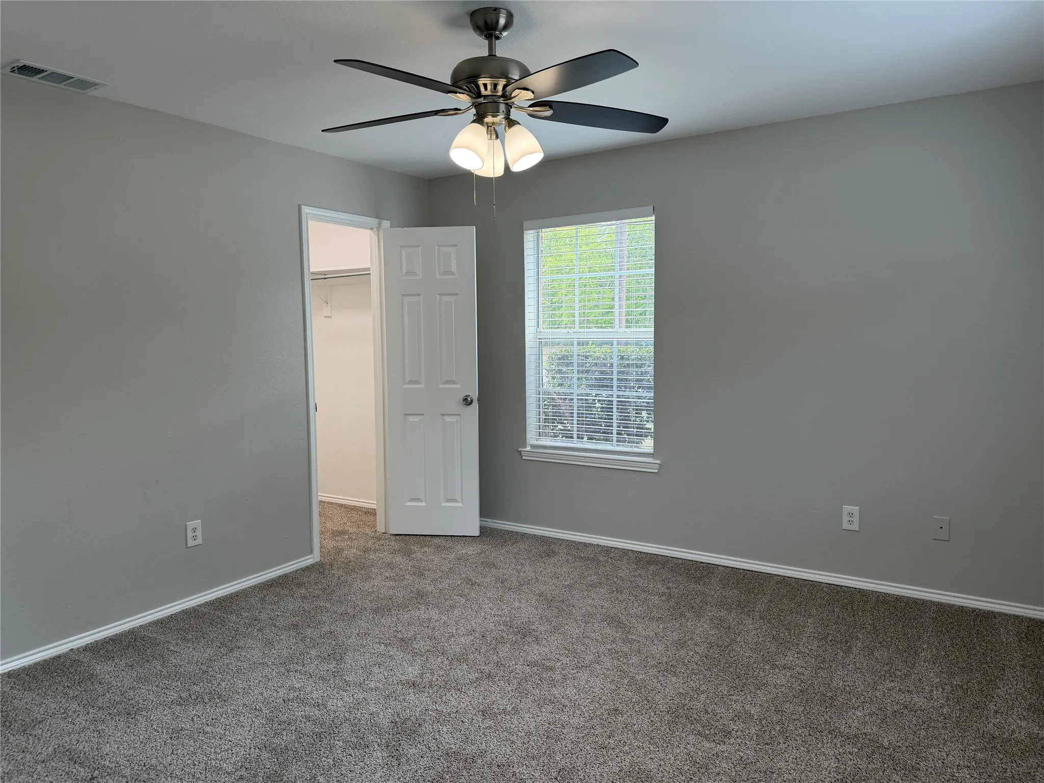 Single Family Residence For Rent in Dallas County , 12905 Kleberg Road, Dallas, Texas 75253, 3 Bedroom, 2 Bathroom, 2 Garage spaces, 1,268 Sqft, built in 2004, mls#21347510, Real Estate Agent in Dallas, Homes For Rent in Dallas county, Homes For Rent in Dallas, Realtor in Dallas Texas, Real Estate Brokerage Independent Realty Texas, Luminita Cordes Realtor