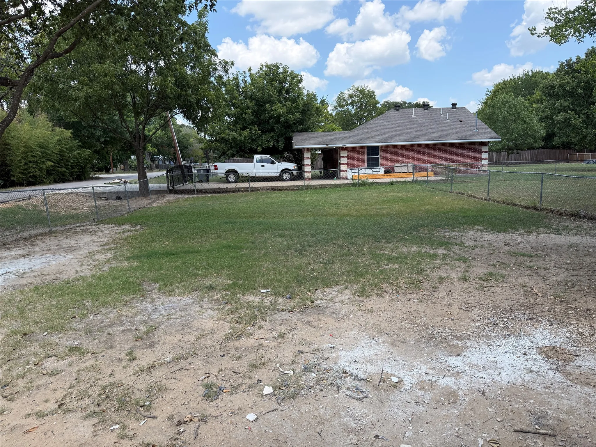 Single Family Residence For Rent in Dallas County , 12905 Kleberg Road, Dallas, Texas 75253, 3 Bedroom, 2 Bathroom, 2 Garage spaces, 1,268 Sqft, built in 2004, mls#21347510, Real Estate Agent in Dallas, Homes For Rent in Dallas county, Homes For Rent in Dallas, Realtor in Dallas Texas, Real Estate Brokerage Independent Realty Texas, Luminita Cordes Realtor
