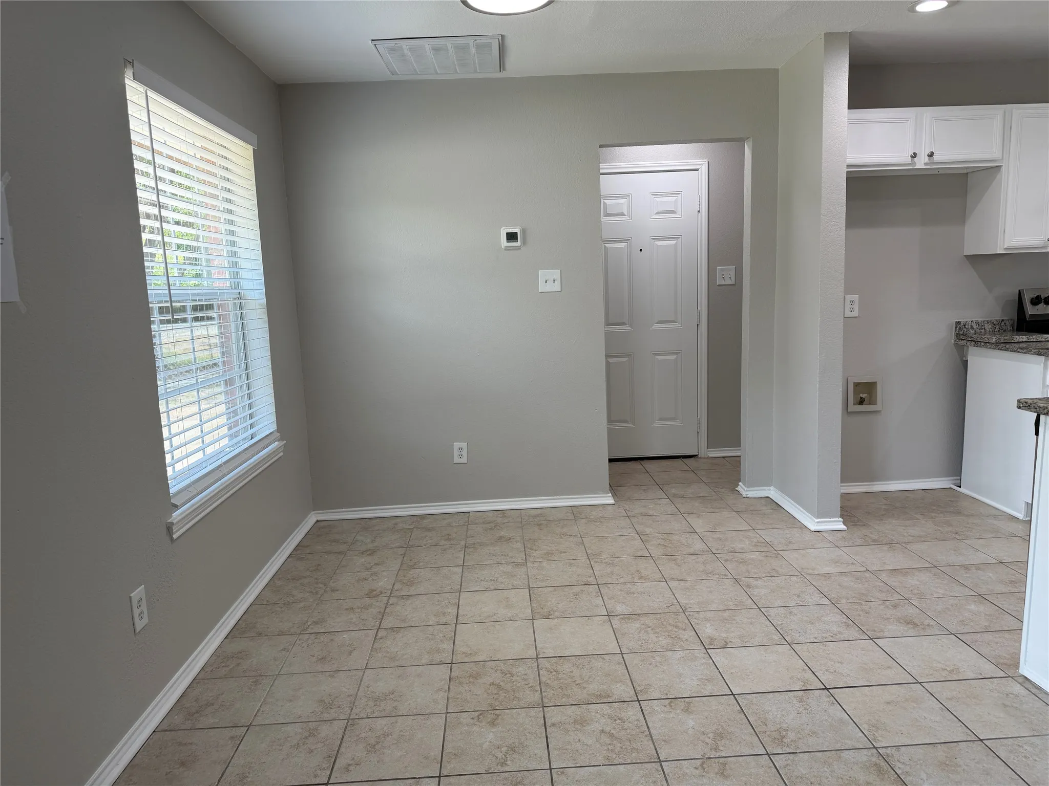 Single Family Residence For Rent in Dallas County , 12905 Kleberg Road, Dallas, Texas 75253, 3 Bedroom, 2 Bathroom, 2 Garage spaces, 1,268 Sqft, built in 2004, mls#21347510, Real Estate Agent in Dallas, Homes For Rent in Dallas county, Homes For Rent in Dallas, Realtor in Dallas Texas, Real Estate Brokerage Independent Realty Texas, Luminita Cordes Realtor