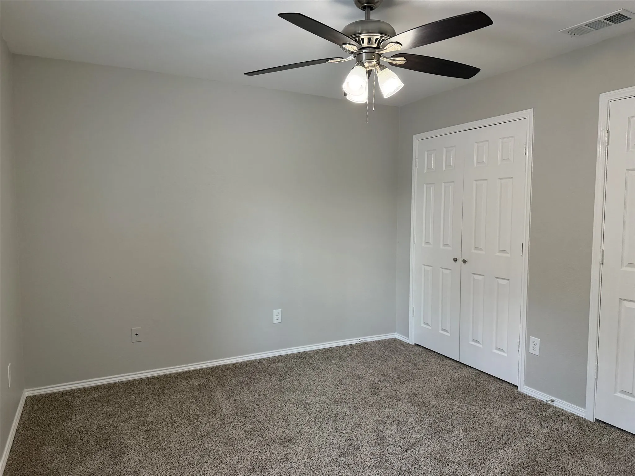 Single Family Residence For Rent in Dallas County , 12905 Kleberg Road, Dallas, Texas 75253, 3 Bedroom, 2 Bathroom, 2 Garage spaces, 1,268 Sqft, built in 2004, mls#21347510, Real Estate Agent in Dallas, Homes For Rent in Dallas county, Homes For Rent in Dallas, Realtor in Dallas Texas, Real Estate Brokerage Independent Realty Texas, Luminita Cordes Realtor