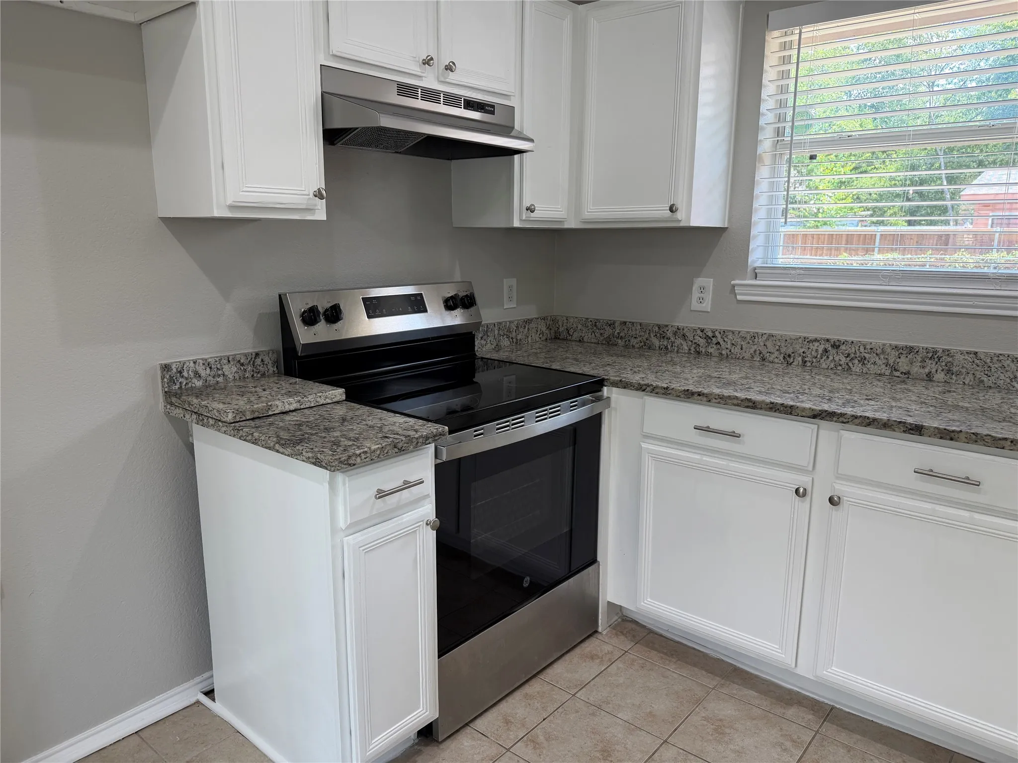 Single Family Residence For Rent in Dallas County , 12905 Kleberg Road, Dallas, Texas 75253, 3 Bedroom, 2 Bathroom, 2 Garage spaces, 1,268 Sqft, built in 2004, mls#21347510, Real Estate Agent in Dallas, Homes For Rent in Dallas county, Homes For Rent in Dallas, Realtor in Dallas Texas, Real Estate Brokerage Independent Realty Texas, Luminita Cordes Realtor