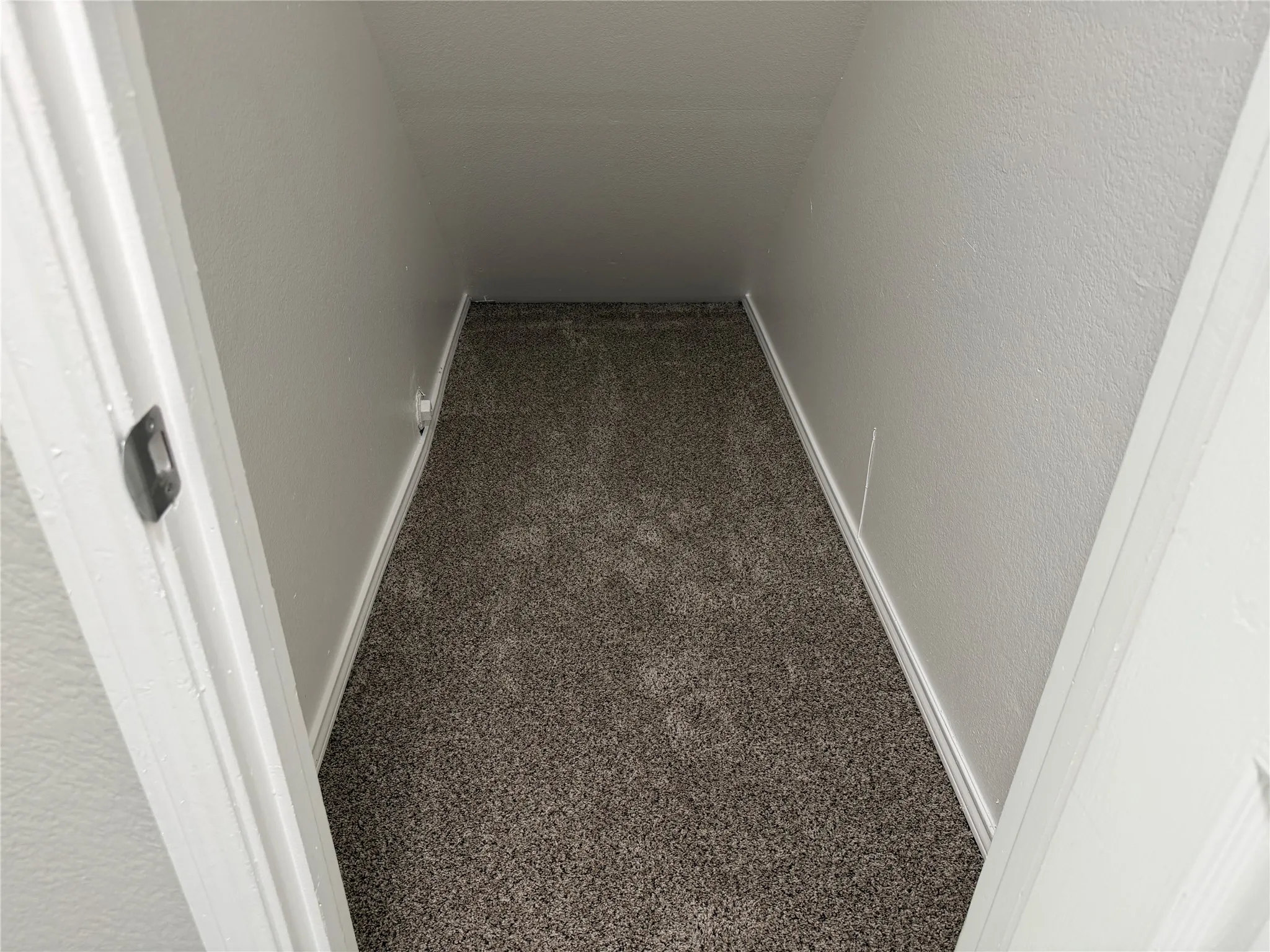 Single Family Residence For Rent in Dallas County , 12905 Kleberg Road, Dallas, Texas 75253, 3 Bedroom, 2 Bathroom, 2 Garage spaces, 1,268 Sqft, built in 2004, mls#21347510, Real Estate Agent in Dallas, Homes For Rent in Dallas county, Homes For Rent in Dallas, Realtor in Dallas Texas, Real Estate Brokerage Independent Realty Texas, Luminita Cordes Realtor