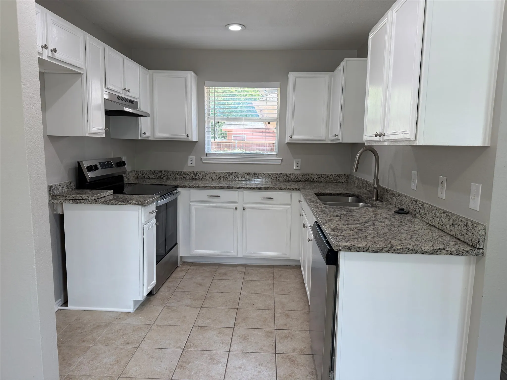 Single Family Residence For Rent in Dallas County , 12905 Kleberg Road, Dallas, Texas 75253, 3 Bedroom, 2 Bathroom, 2 Garage spaces, 1,268 Sqft, built in 2004, mls#21347510, Real Estate Agent in Dallas, Homes For Rent in Dallas county, Homes For Rent in Dallas, Realtor in Dallas Texas, Real Estate Brokerage Independent Realty Texas, Luminita Cordes Realtor