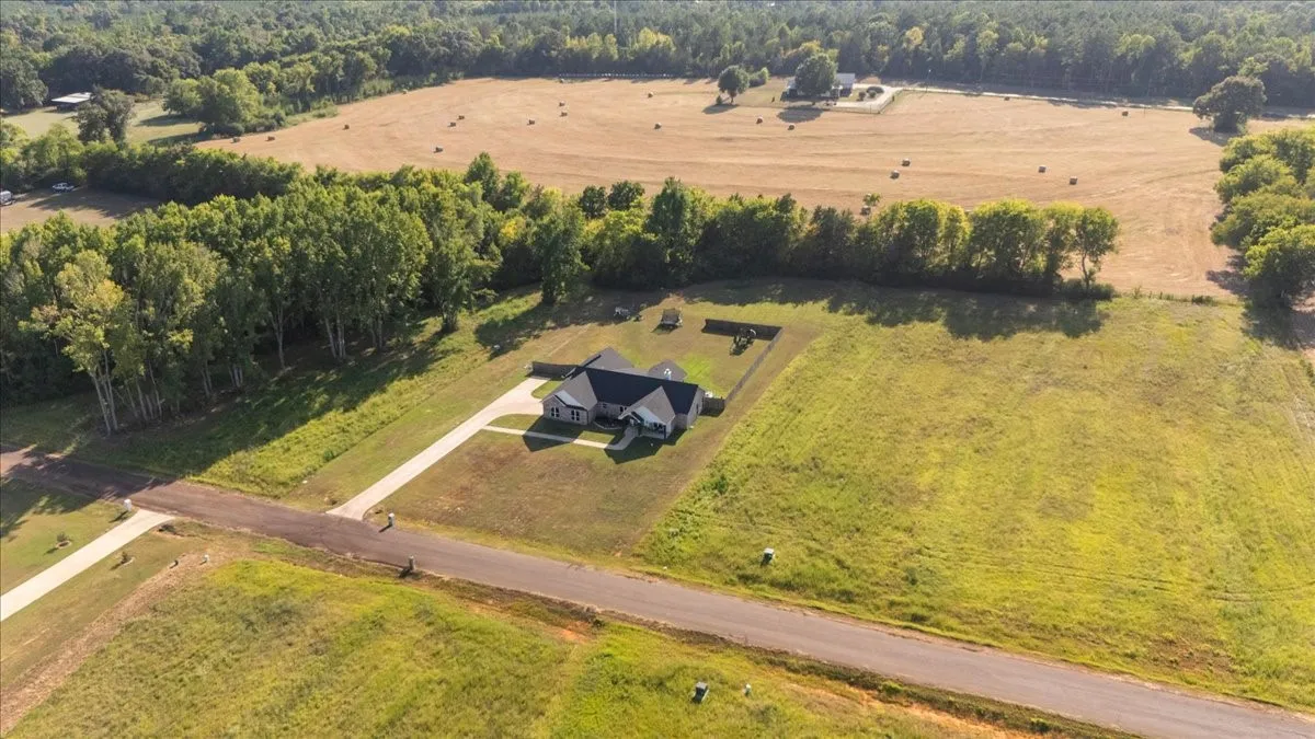 Single Family Residence For Sale in Cherokee County , 13393 N FM 768, Jacksonville, Texas 75766, 3 Bedroom, 3 Bathroom, 2 Garage spaces, 2,285 Sqft, built in 2023, mls#21344619, Real Estate Agent in Jacksonville, Homes For Sale in Cherokee county, Homes For Sale in Jacksonville, Realtor in Jacksonville Texas, Real Estate Brokerage Independent Realty Texas, Luminita Cordes Realtor
