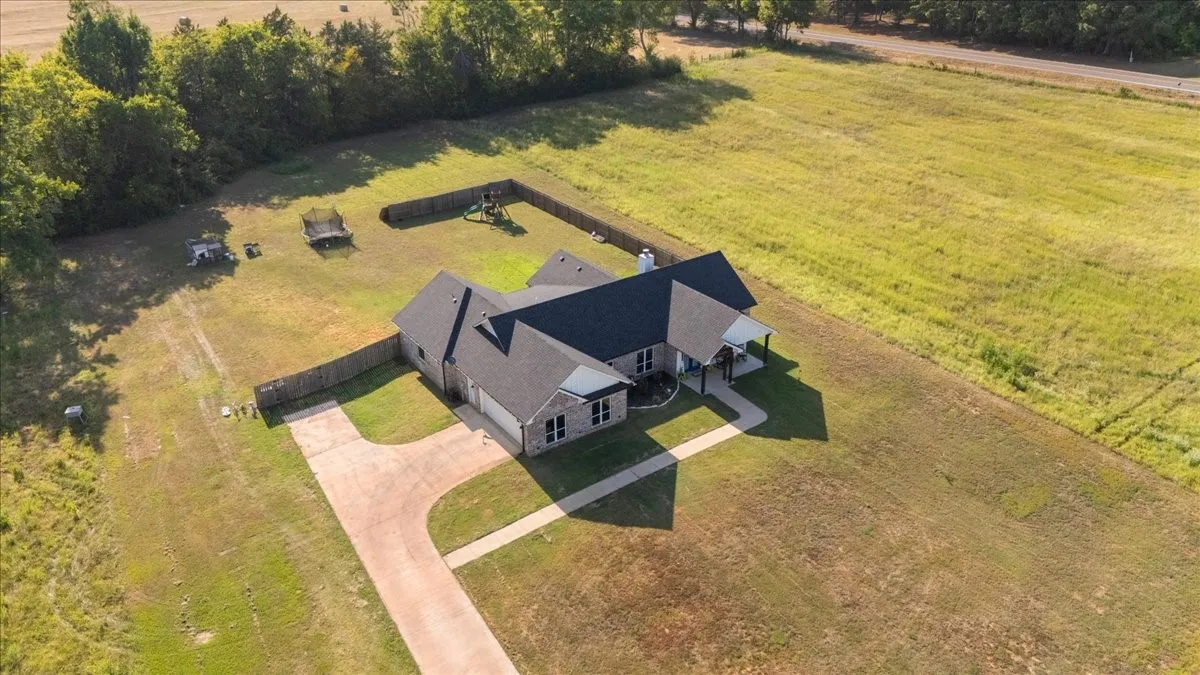 Single Family Residence For Sale in Cherokee County , 13393 N FM 768, Jacksonville, Texas 75766, 3 Bedroom, 3 Bathroom, 2 Garage spaces, 2,285 Sqft, built in 2023, mls#21344619, Real Estate Agent in Jacksonville, Homes For Sale in Cherokee county, Homes For Sale in Jacksonville, Realtor in Jacksonville Texas, Real Estate Brokerage Independent Realty Texas, Luminita Cordes Realtor