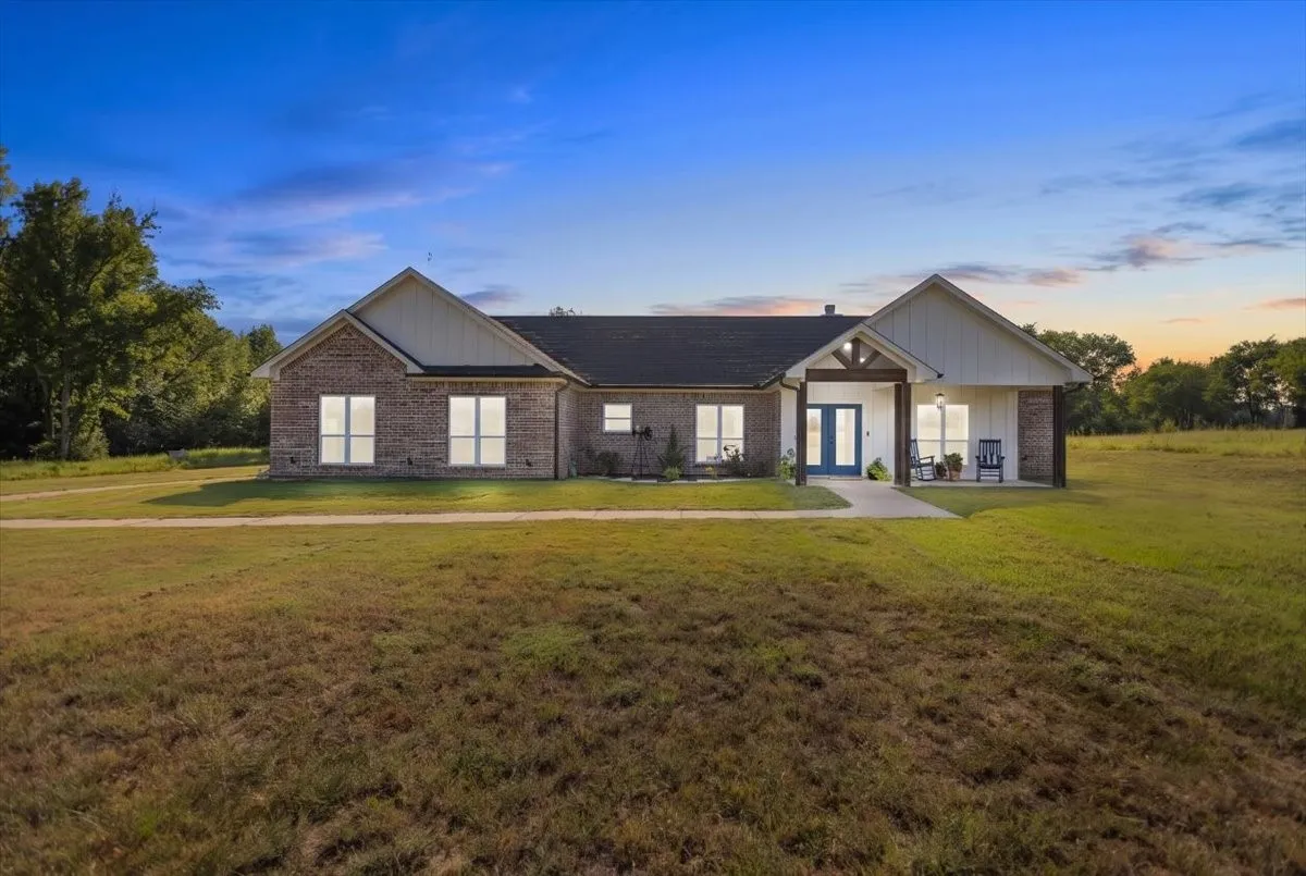 Single Family Residence For Sale in Cherokee County , 13393 N FM 768, Jacksonville, Texas 75766, 3 Bedroom, 3 Bathroom, 2 Garage spaces, 2,285 Sqft, built in 2023, mls#21344619, Real Estate Agent in Jacksonville, Homes For Sale in Cherokee county, Homes For Sale in Jacksonville, Realtor in Jacksonville Texas, Real Estate Brokerage Independent Realty Texas, Luminita Cordes Realtor
