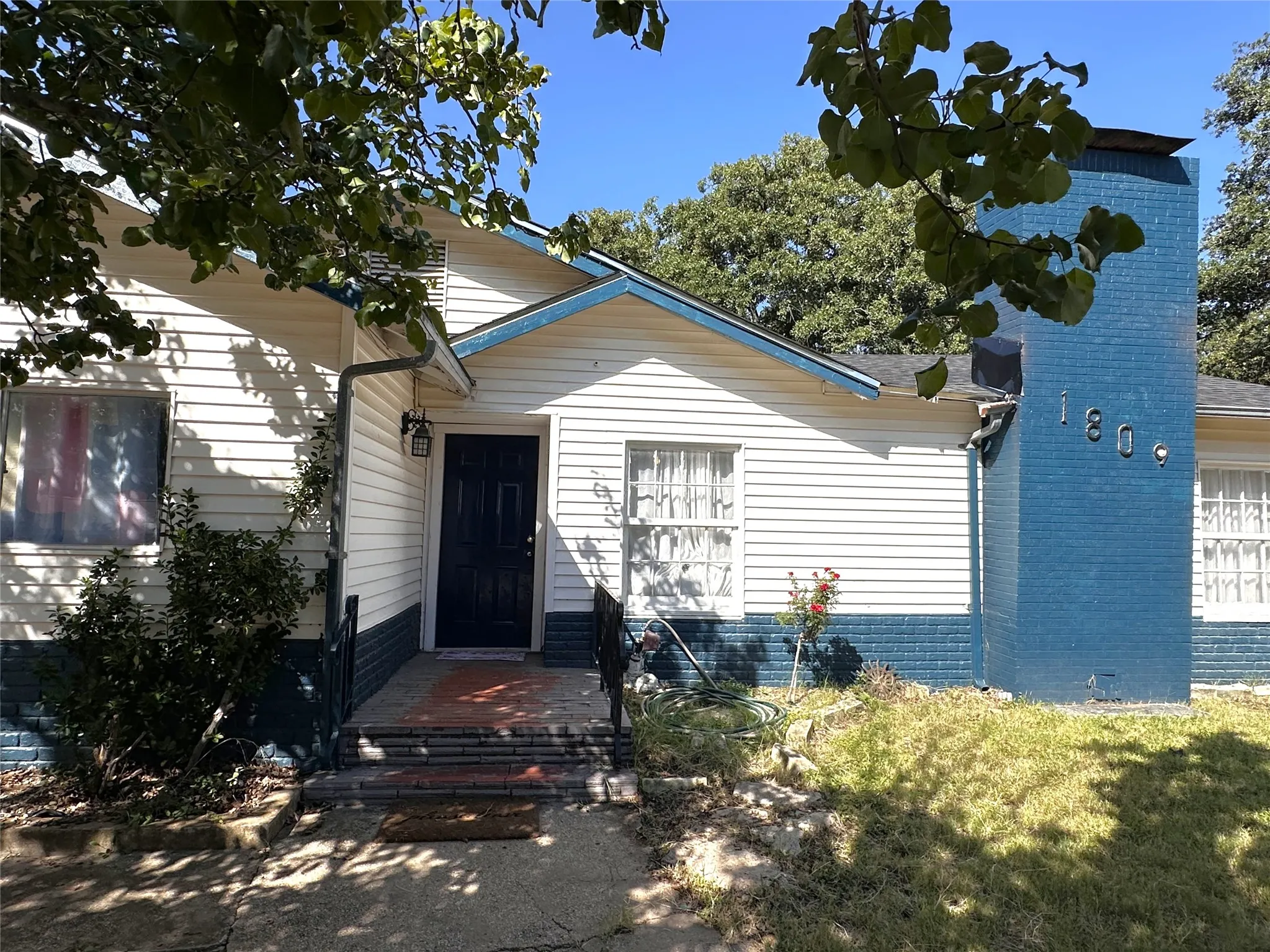 Single Family Residence For Sale in Brown County , 1809 12th Street, Brownwood, Texas 76801, 4 Bedrooms, 2 Bathrooms, Garage spaces, 2,373 Sqft, built in 0, Price $197,500, mls#21336455, Real Estate Agent in Brownwood, Homes For Sale in Brown county, Homes For Sale in Brownwood, Realtor in Brownwood Texas, Real Estate Brokerage Independent Realty Texas, Luminita Cordes Realtor