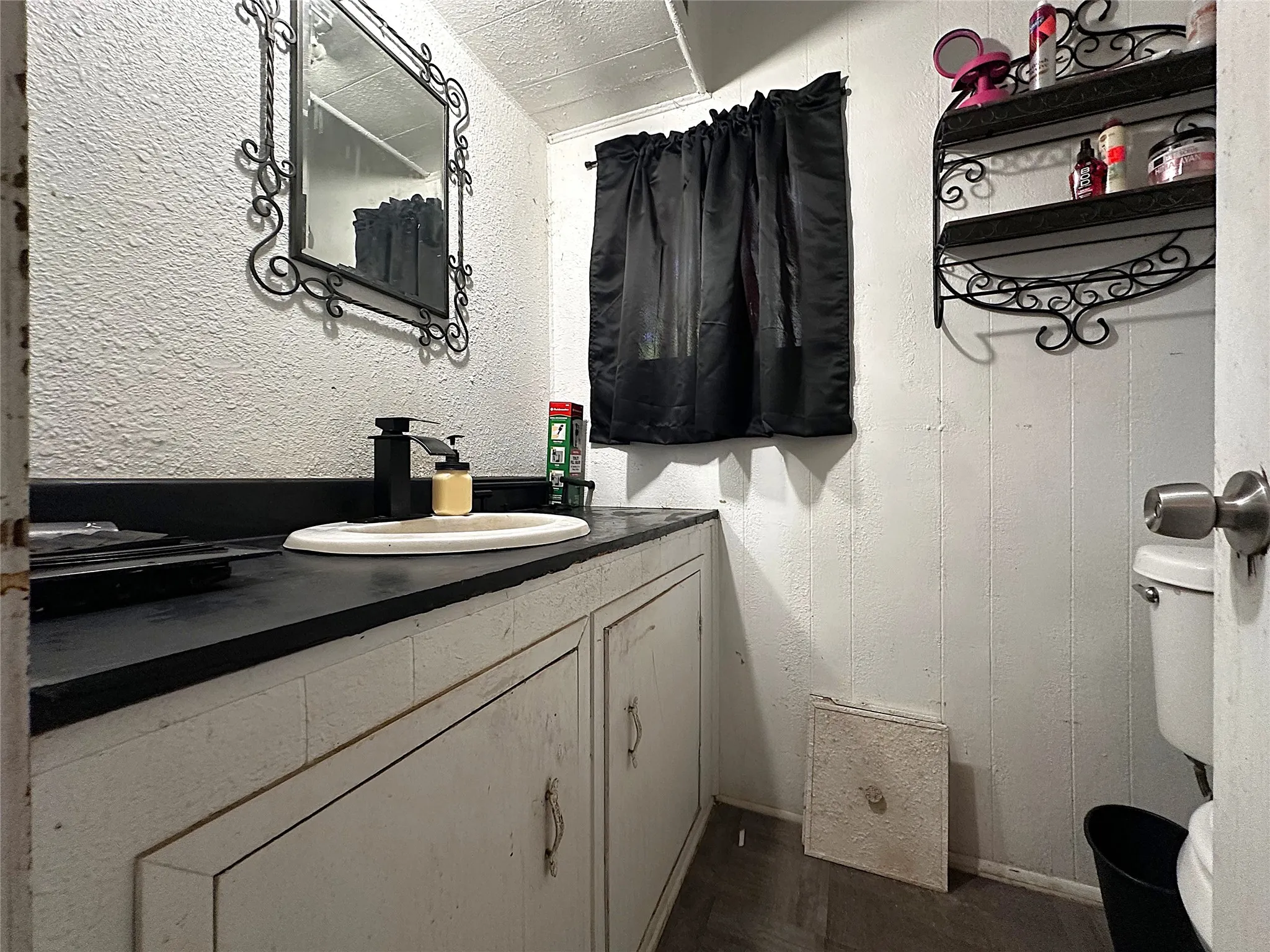 Single Family Residence For Sale in Brown County , 1809 12th Street, Brownwood, Texas 76801, 4 Bedrooms, 2 Bathrooms, Garage spaces, 2,373 Sqft, built in 0, Price $197,500, mls#21336455, Real Estate Agent in Brownwood, Homes For Sale in Brown county, Homes For Sale in Brownwood, Realtor in Brownwood Texas, Real Estate Brokerage Independent Realty Texas, Luminita Cordes Realtor