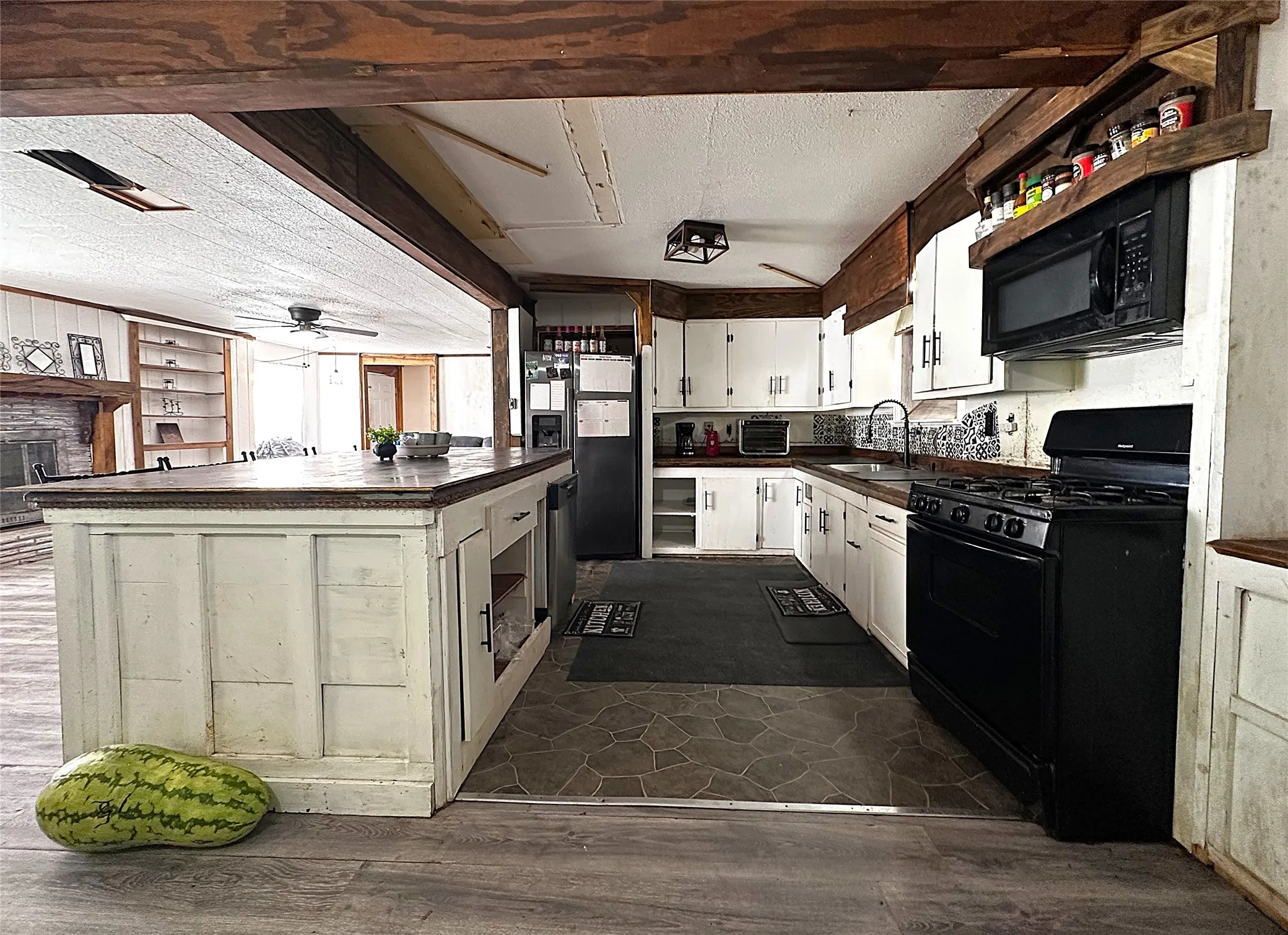 Single Family Residence For Sale in Brown County , 1809 12th Street, Brownwood, Texas 76801, 4 Bedrooms, 2 Bathrooms, Garage spaces, 2,373 Sqft, built in 0, Price $197,500, mls#21336455, Real Estate Agent in Brownwood, Homes For Sale in Brown county, Homes For Sale in Brownwood, Realtor in Brownwood Texas, Real Estate Brokerage Independent Realty Texas, Luminita Cordes Realtor
