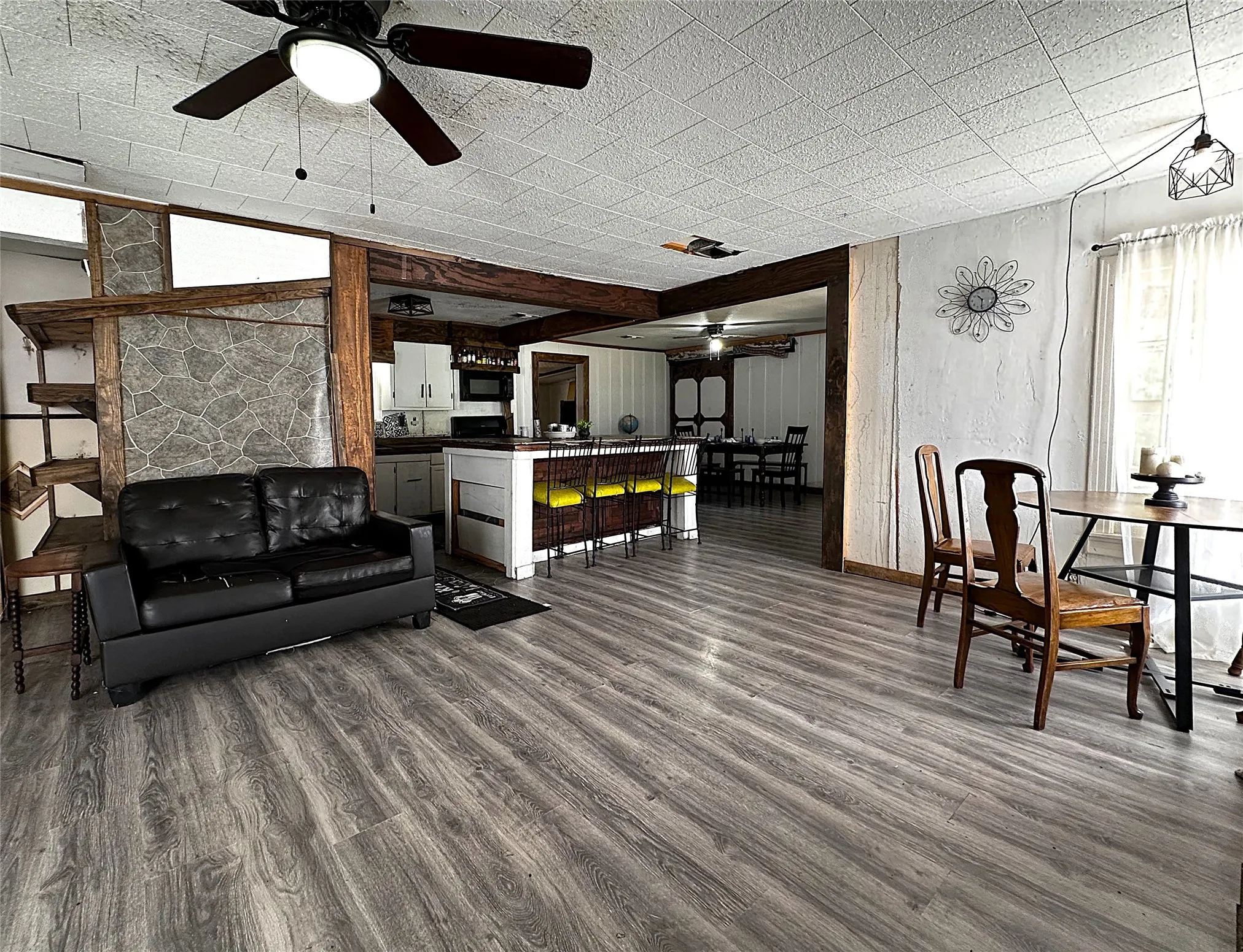 Single Family Residence For Sale in Brown County , 1809 12th Street, Brownwood, Texas 76801, 4 Bedrooms, 2 Bathrooms, Garage spaces, 2,373 Sqft, built in 0, Price $197,500, mls#21336455, Real Estate Agent in Brownwood, Homes For Sale in Brown county, Homes For Sale in Brownwood, Realtor in Brownwood Texas, Real Estate Brokerage Independent Realty Texas, Luminita Cordes Realtor