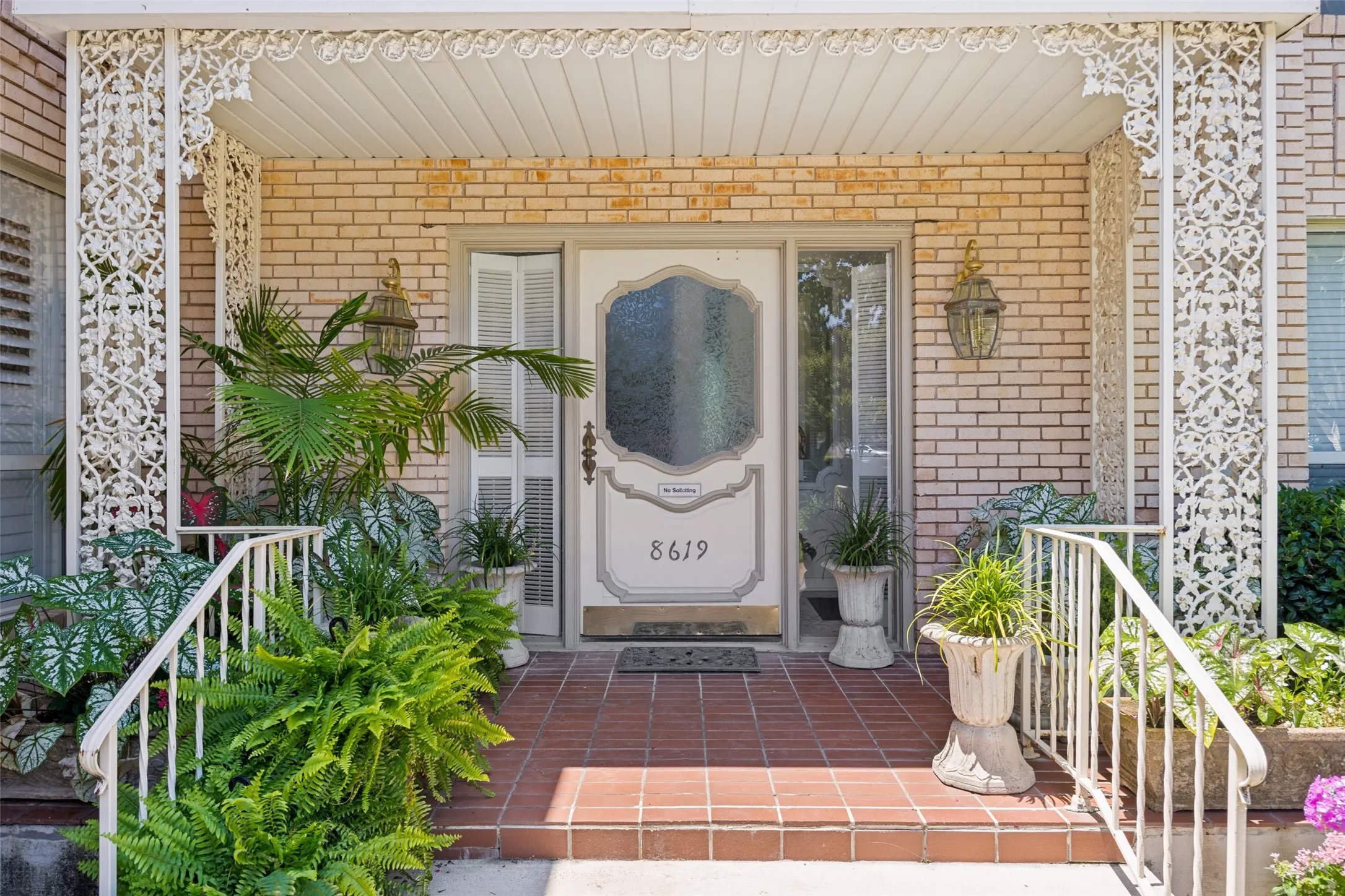 Condominium For Sale in Dallas County , 8619 Edgemere Road C, Dallas, Texas 75225, 2 Bedroom, 2 Bathroom, Garage spaces, 1,556 Sqft, built in 1958, mls#21347499, Real Estate Agent in Dallas, Homes For Sale in Dallas county, Homes For Sale in Dallas, Realtor in Dallas Texas, Real Estate Brokerage Independent Realty Texas, Luminita Cordes Realtor