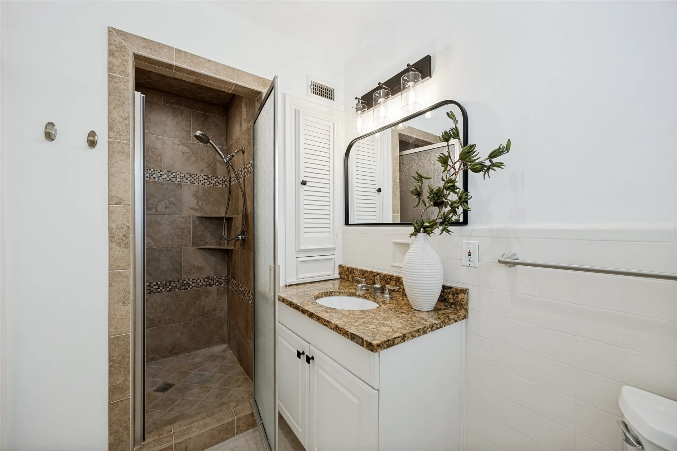 Primary BR ensuite Bath
