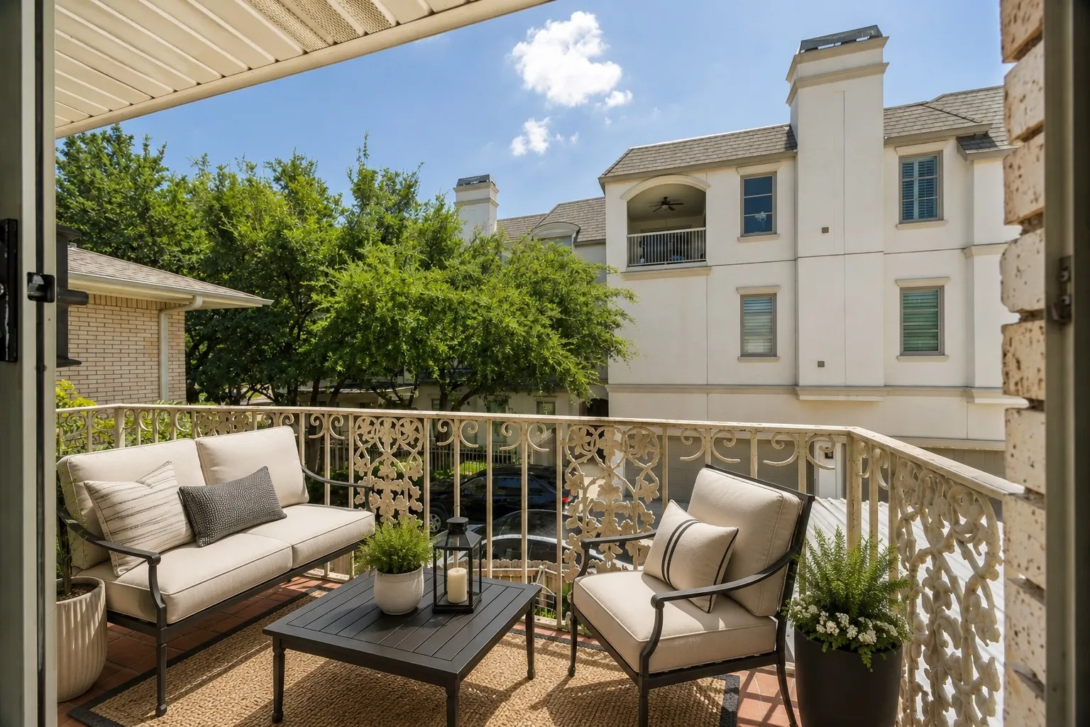 Virtually decorated balcony off 2nd BR or Office