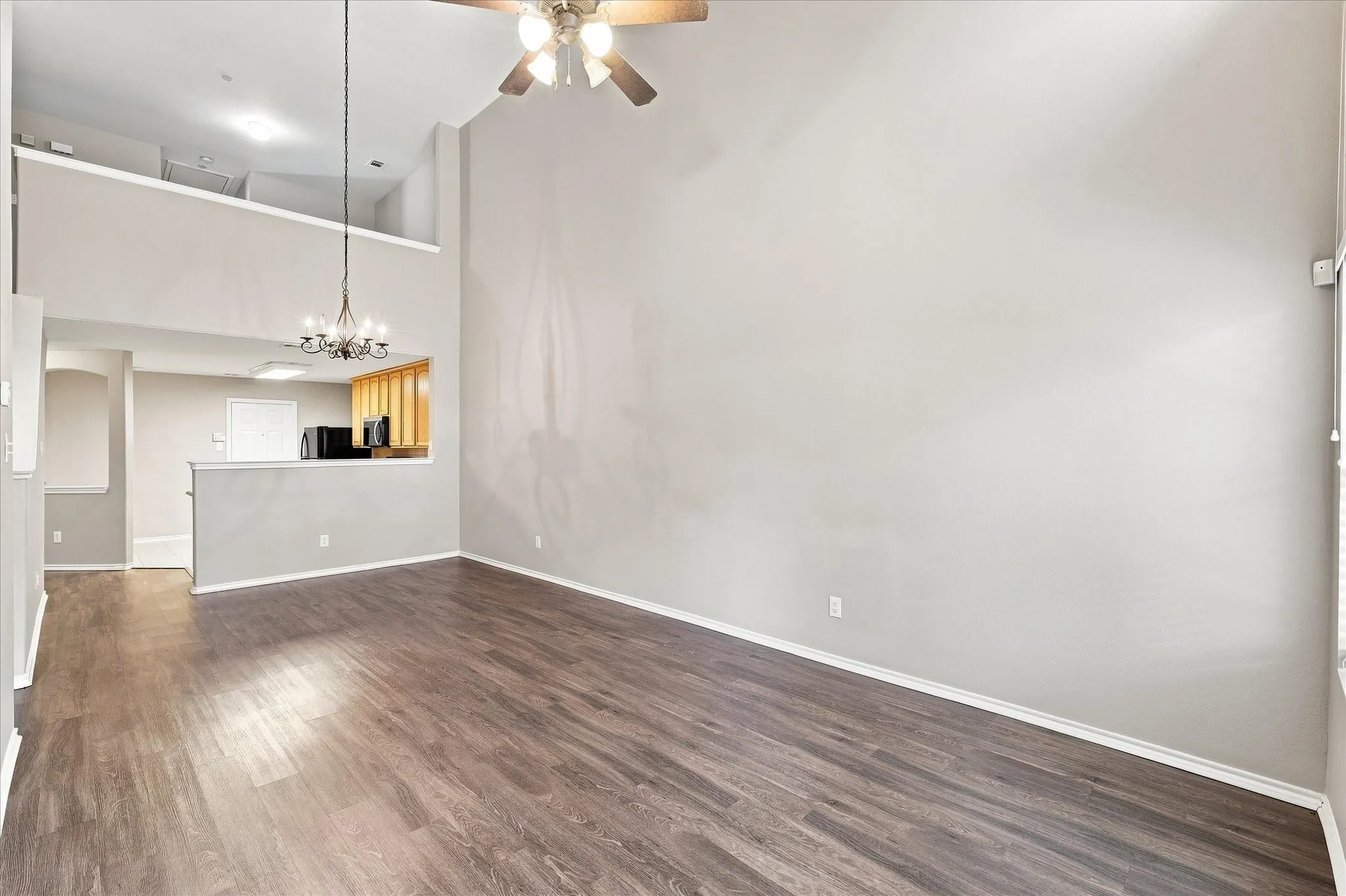 Townhouse For Sale in Collin County , 9878 Wake Bridge Drive, Frisco, Texas 75035, 3 Bedroom, 3 Bathroom, 2 Garage spaces, 1,769 Sqft, built in 2005, mls#21346050, Real Estate Agent in Frisco, Homes For Sale in Collin county, Homes For Sale in Frisco, Realtor in Frisco Texas, Real Estate Brokerage Independent Realty Texas, Luminita Cordes Realtor