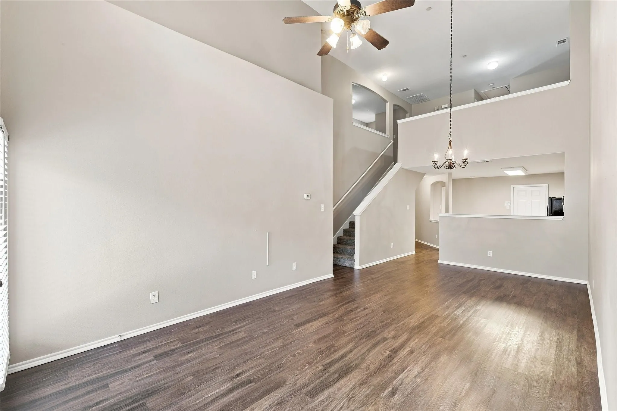 Townhouse For Sale in Collin County , 9878 Wake Bridge Drive, Frisco, Texas 75035, 3 Bedroom, 3 Bathroom, 2 Garage spaces, 1,769 Sqft, built in 2005, mls#21346050, Real Estate Agent in Frisco, Homes For Sale in Collin county, Homes For Sale in Frisco, Realtor in Frisco Texas, Real Estate Brokerage Independent Realty Texas, Luminita Cordes Realtor