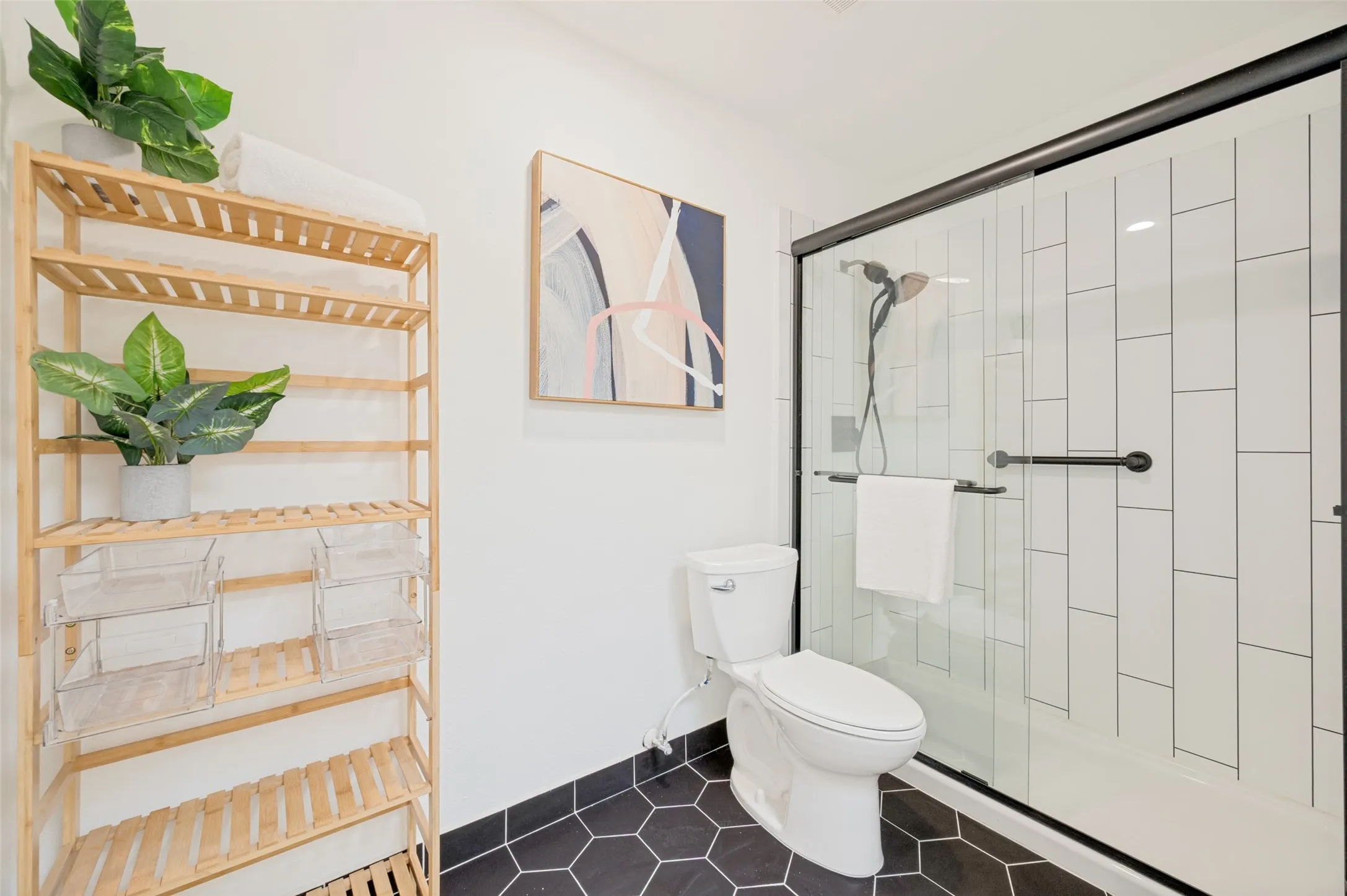 Single Family Residence For Sale in Collin County , 5012 Hatherly Drive, Plano, Texas 75023, 3 Bedroom, 3 Bathroom, 2 Garage spaces, 2,052 Sqft, built in 1979, mls#21347439, Real Estate Agent in Plano, Homes For Sale in Collin county, Homes For Sale in Plano, Realtor in Plano Texas, Real Estate Brokerage Independent Realty Texas, Luminita Cordes Realtor