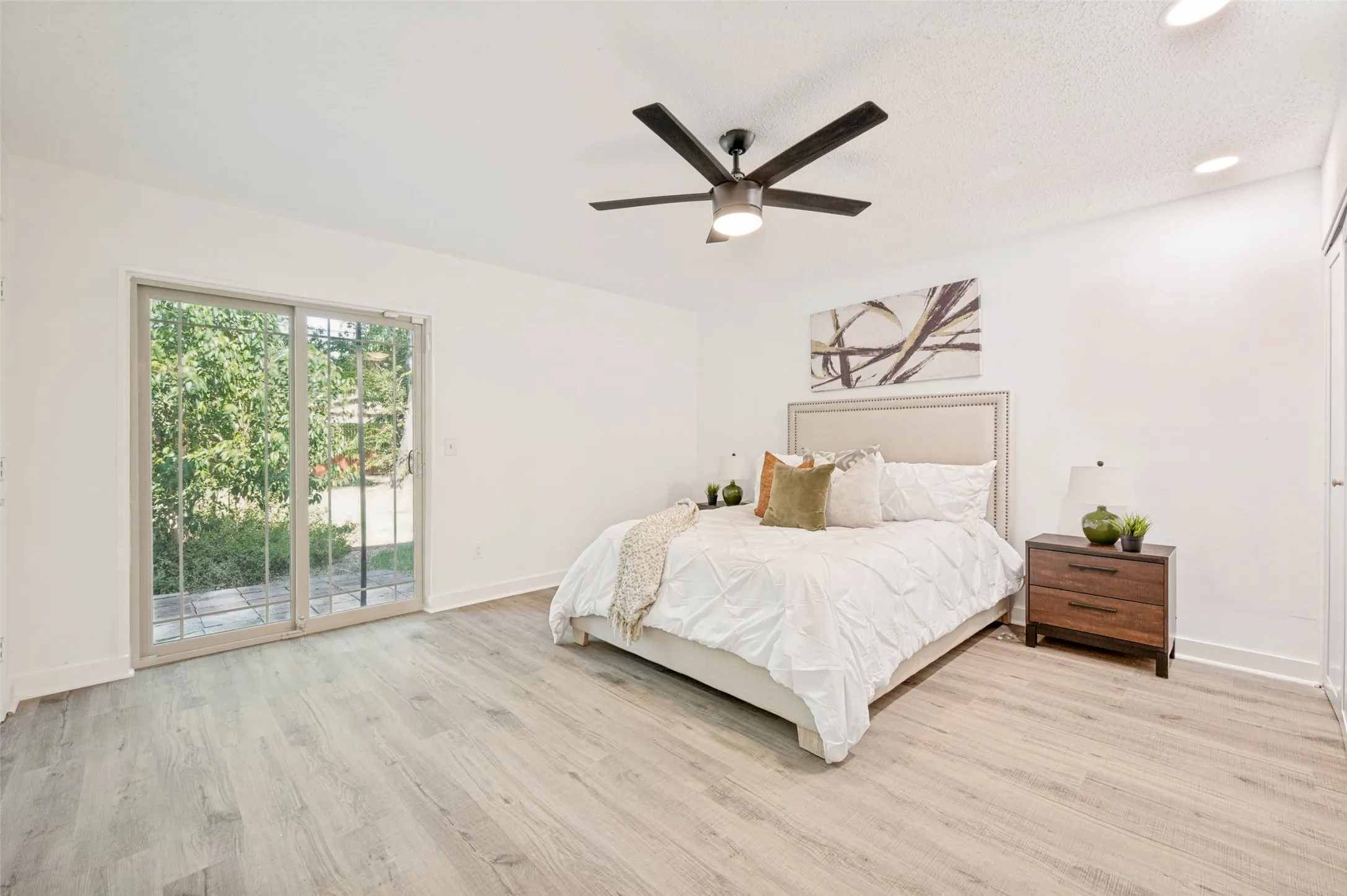 Single Family Residence For Sale in Collin County , 5012 Hatherly Drive, Plano, Texas 75023, 3 Bedroom, 3 Bathroom, 2 Garage spaces, 2,052 Sqft, built in 1979, mls#21347439, Real Estate Agent in Plano, Homes For Sale in Collin county, Homes For Sale in Plano, Realtor in Plano Texas, Real Estate Brokerage Independent Realty Texas, Luminita Cordes Realtor