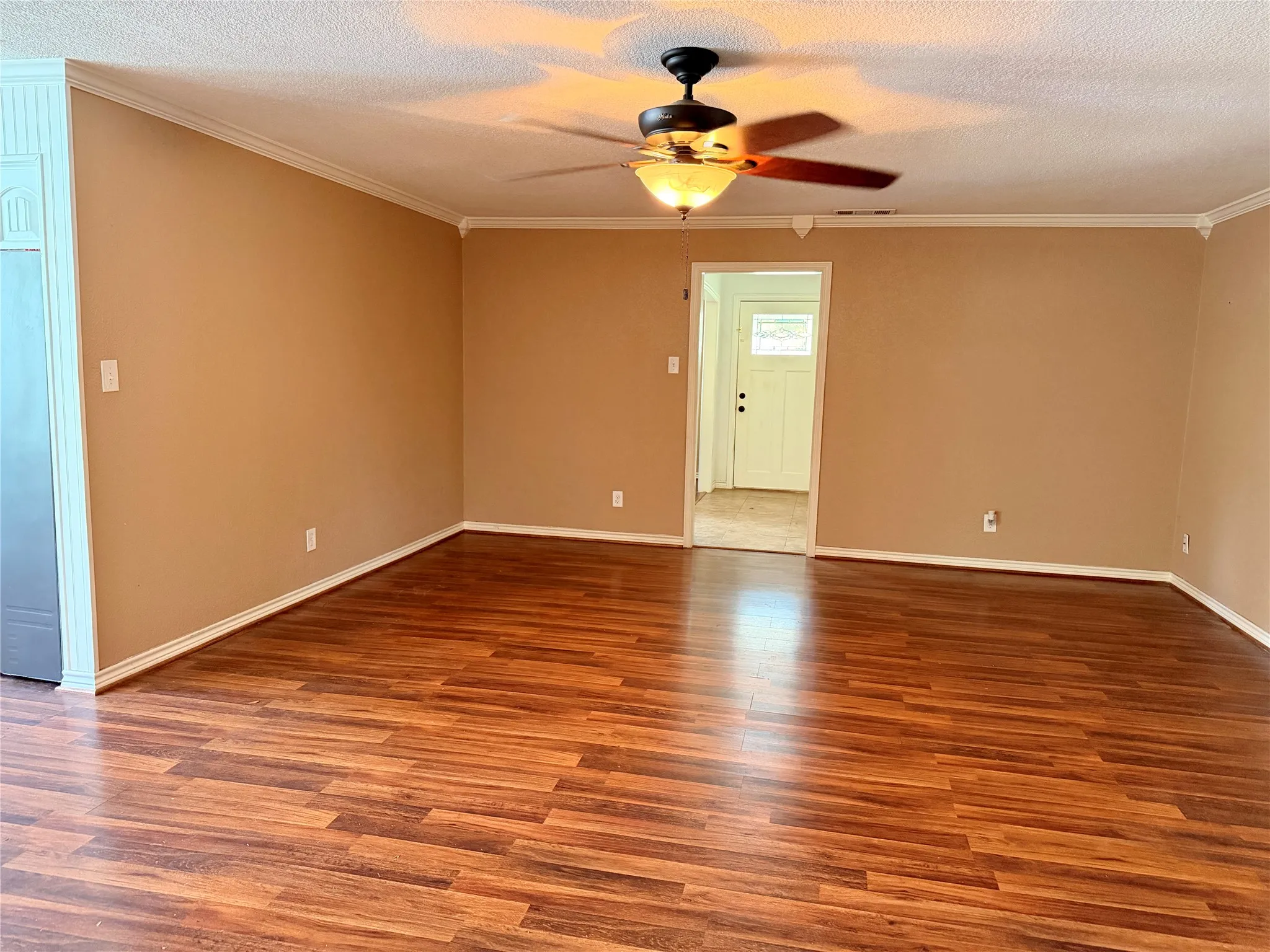 Single Family Residence For Sale in Kaufman County , 201 Collins Drive, Terrell, Texas 75160, 3 Bedroom, 2 Bathroom, 2 Garage spaces, 1,676 Sqft, built in 1970, mls#21346139, Real Estate Agent in Terrell, Homes For Sale in Kaufman county, Homes For Sale in Terrell, Realtor in Terrell Texas, Real Estate Brokerage Independent Realty Texas, Luminita Cordes Realtor