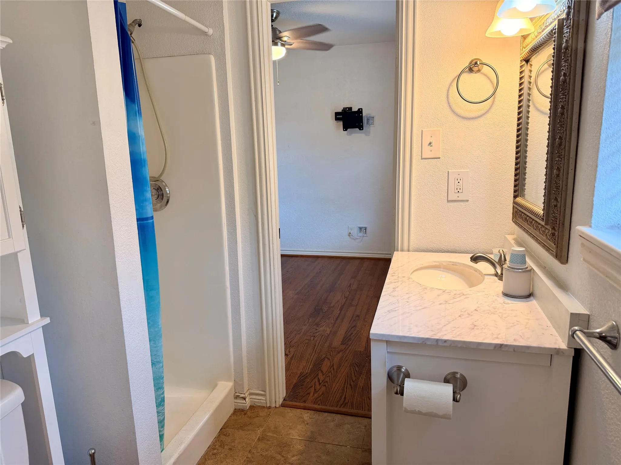 Single Family Residence For Sale in Kaufman County , 201 Collins Drive, Terrell, Texas 75160, 3 Bedroom, 2 Bathroom, 2 Garage spaces, 1,676 Sqft, built in 1970, mls#21346139, Real Estate Agent in Terrell, Homes For Sale in Kaufman county, Homes For Sale in Terrell, Realtor in Terrell Texas, Real Estate Brokerage Independent Realty Texas, Luminita Cordes Realtor