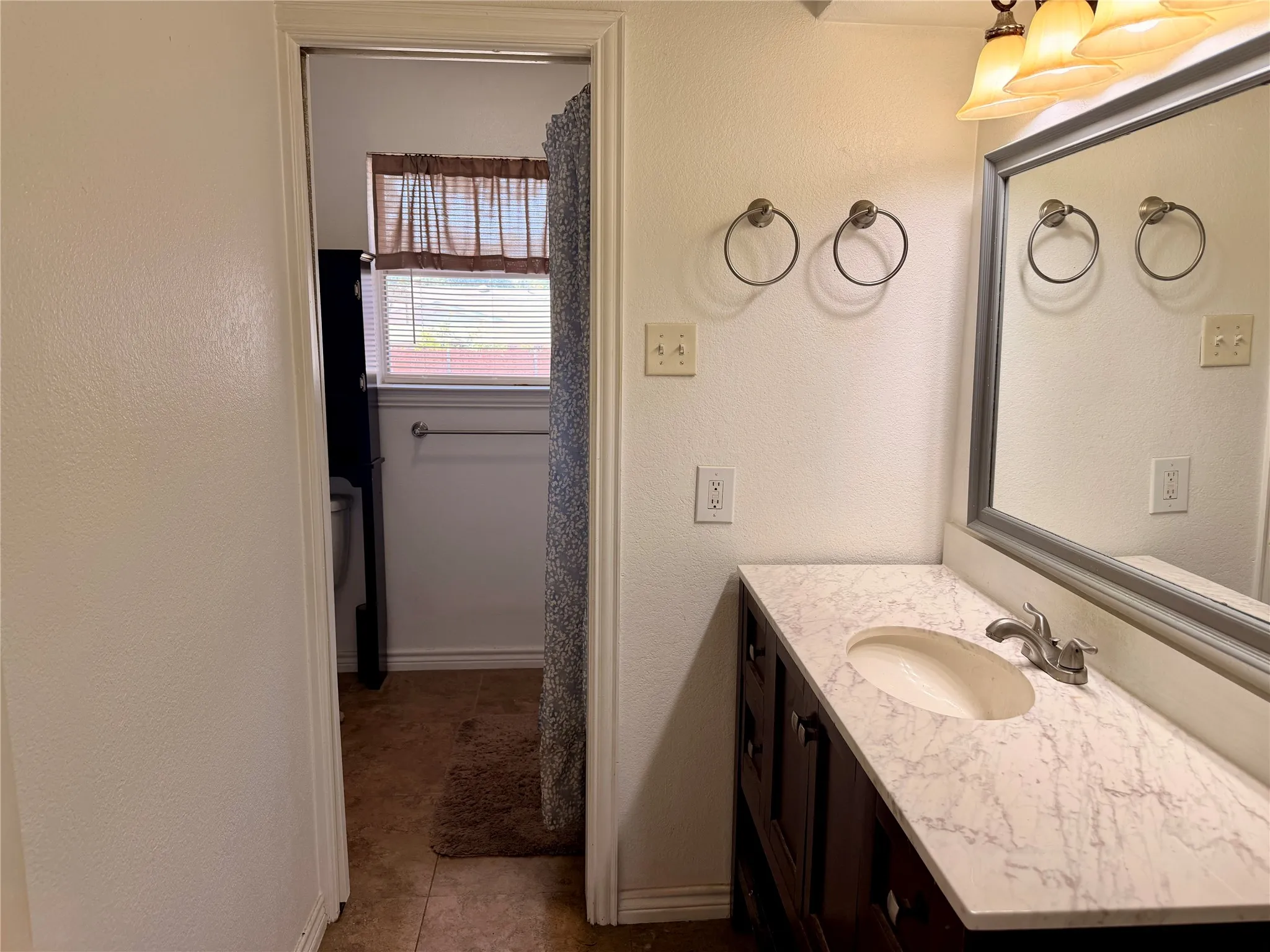 Single Family Residence For Sale in Kaufman County , 201 Collins Drive, Terrell, Texas 75160, 3 Bedroom, 2 Bathroom, 2 Garage spaces, 1,676 Sqft, built in 1970, mls#21346139, Real Estate Agent in Terrell, Homes For Sale in Kaufman county, Homes For Sale in Terrell, Realtor in Terrell Texas, Real Estate Brokerage Independent Realty Texas, Luminita Cordes Realtor