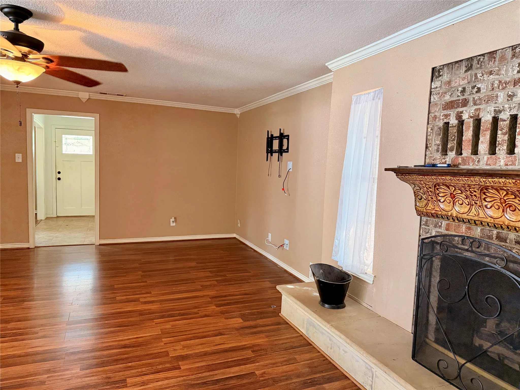 Single Family Residence For Sale in Kaufman County , 201 Collins Drive, Terrell, Texas 75160, 3 Bedroom, 2 Bathroom, 2 Garage spaces, 1,676 Sqft, built in 1970, mls#21346139, Real Estate Agent in Terrell, Homes For Sale in Kaufman county, Homes For Sale in Terrell, Realtor in Terrell Texas, Real Estate Brokerage Independent Realty Texas, Luminita Cordes Realtor
