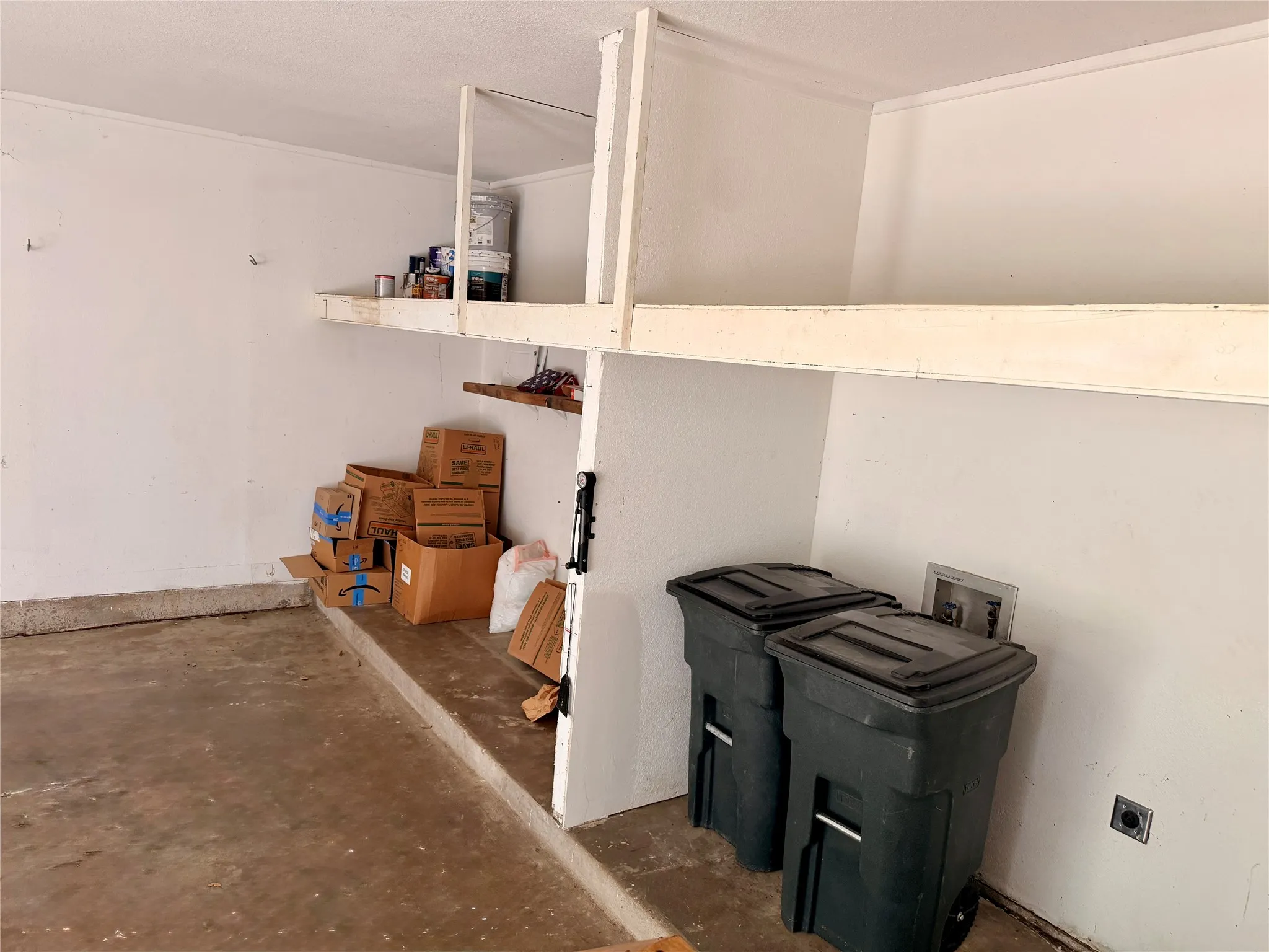 Single Family Residence For Sale in Kaufman County , 201 Collins Drive, Terrell, Texas 75160, 3 Bedroom, 2 Bathroom, 2 Garage spaces, 1,676 Sqft, built in 1970, mls#21346139, Real Estate Agent in Terrell, Homes For Sale in Kaufman county, Homes For Sale in Terrell, Realtor in Terrell Texas, Real Estate Brokerage Independent Realty Texas, Luminita Cordes Realtor