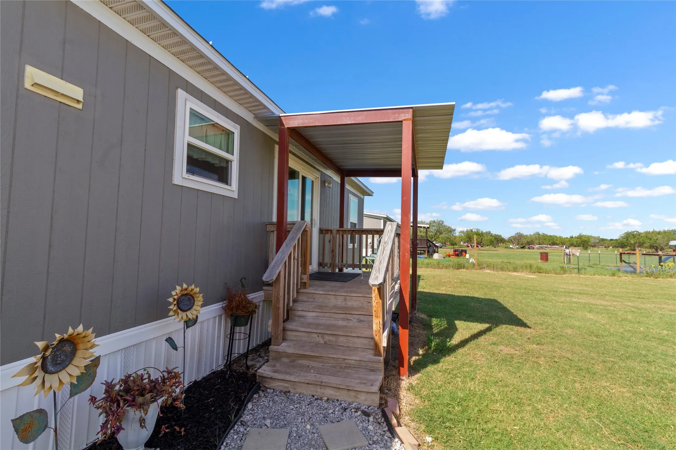 Manufactured Home For Sale in Navarro County , 2347 NE County Road 2070, Powell, Texas 75153, 3 Bedroom, 2 Bathroom, Garage spaces, 1,344 Sqft, built in 2024, mls#21347474, Real Estate Agent in Powell, Homes For Sale in Navarro county, Homes For Sale in Powell, Realtor in Powell Texas, Real Estate Brokerage Independent Realty Texas, Luminita Cordes Realtor