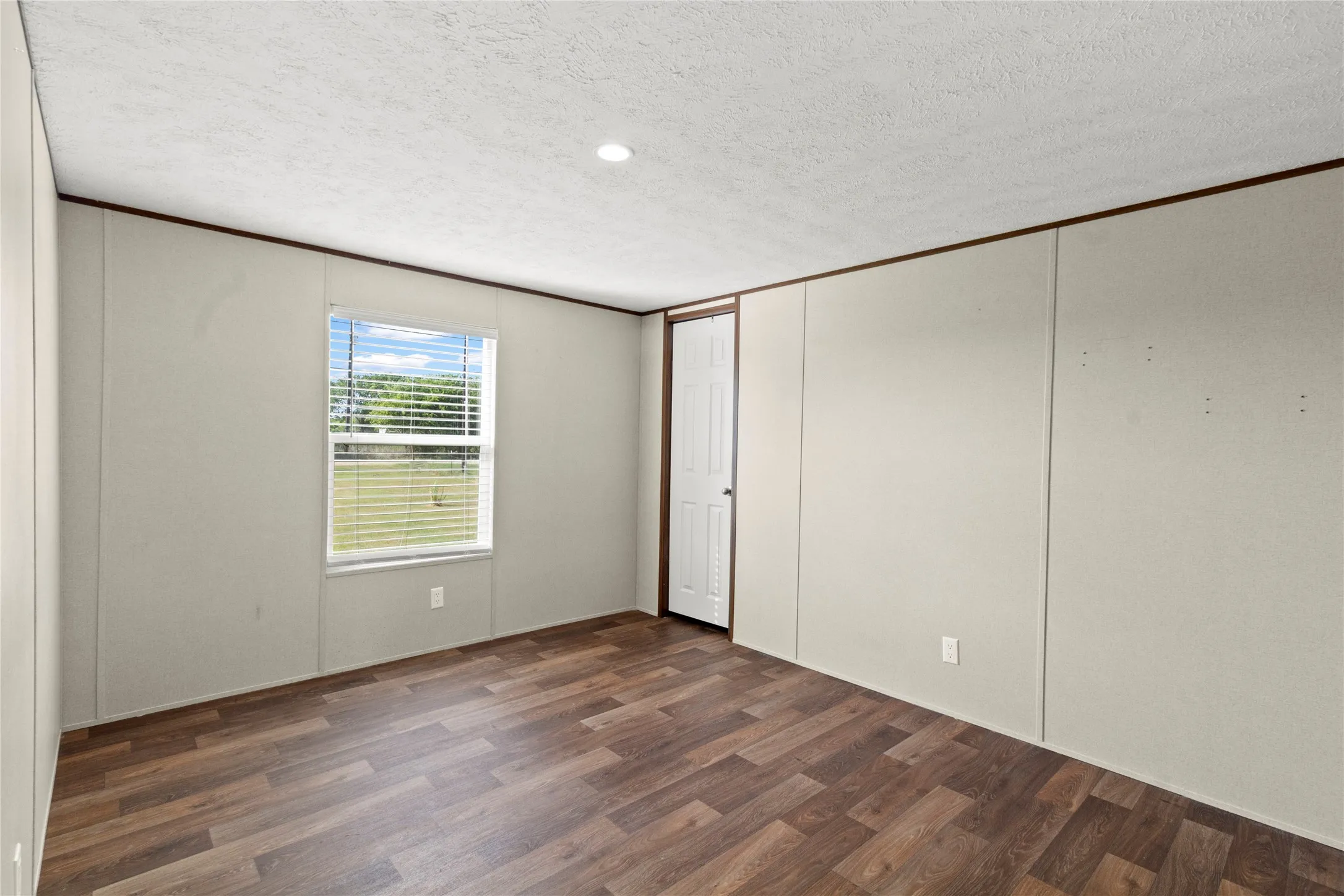 Manufactured Home For Sale in Navarro County , 2347 NE County Road 2070, Powell, Texas 75153, 3 Bedroom, 2 Bathroom, Garage spaces, 1,344 Sqft, built in 2024, mls#21347474, Real Estate Agent in Powell, Homes For Sale in Navarro county, Homes For Sale in Powell, Realtor in Powell Texas, Real Estate Brokerage Independent Realty Texas, Luminita Cordes Realtor