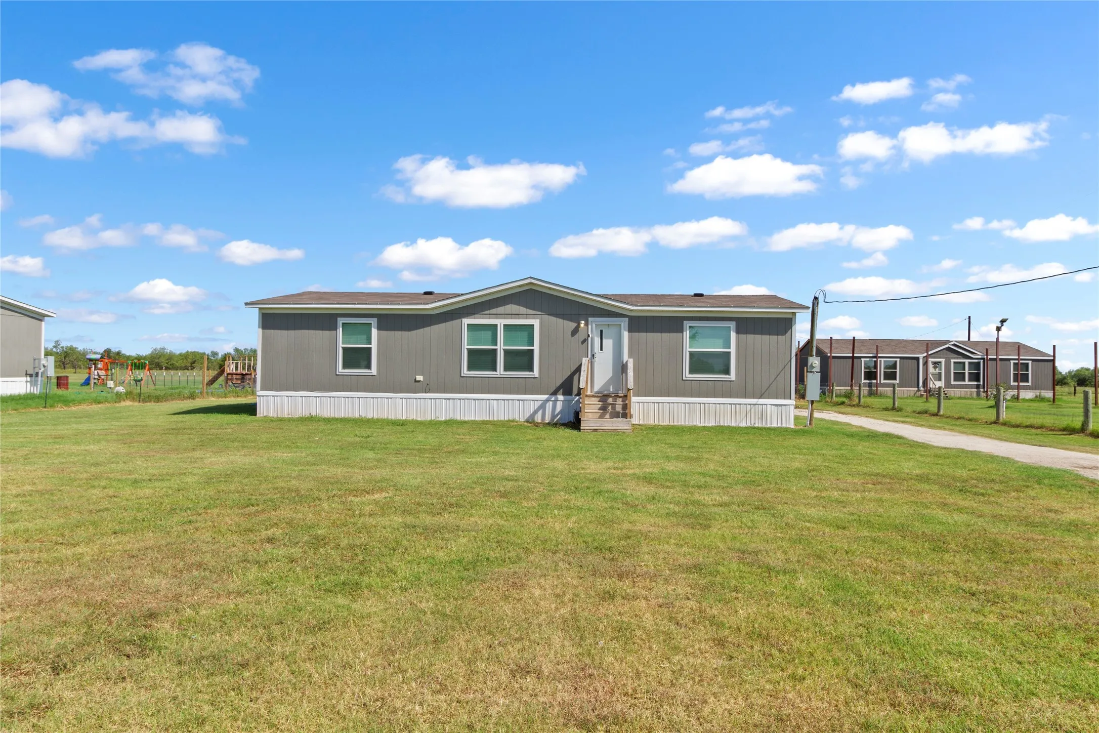 Manufactured Home For Sale in Navarro County , 2347 NE County Road 2070, Powell, Texas 75153, 3 Bedroom, 2 Bathroom, Garage spaces, 1,344 Sqft, built in 2024, mls#21347474, Real Estate Agent in Powell, Homes For Sale in Navarro county, Homes For Sale in Powell, Realtor in Powell Texas, Real Estate Brokerage Independent Realty Texas, Luminita Cordes Realtor