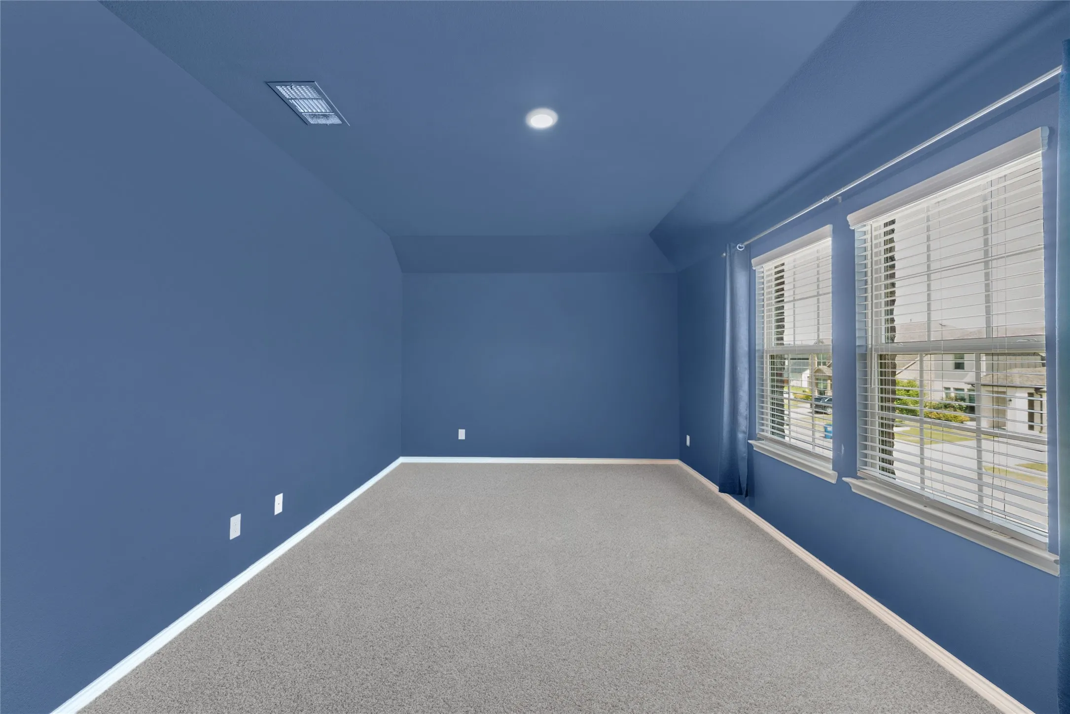 Single Family Residence For Rent in Collin County , 1117 Goldfinch Drive, Celina, Texas 75009, 4 Bedroom, 3 Bathroom, 2 Garage spaces, 2,939 Sqft, built in 2021, mls#21346930, Real Estate Agent in Celina, Homes For Rent in Collin county, Homes For Rent in Celina, Realtor in Celina Texas, Real Estate Brokerage Independent Realty Texas, Luminita Cordes Realtor
