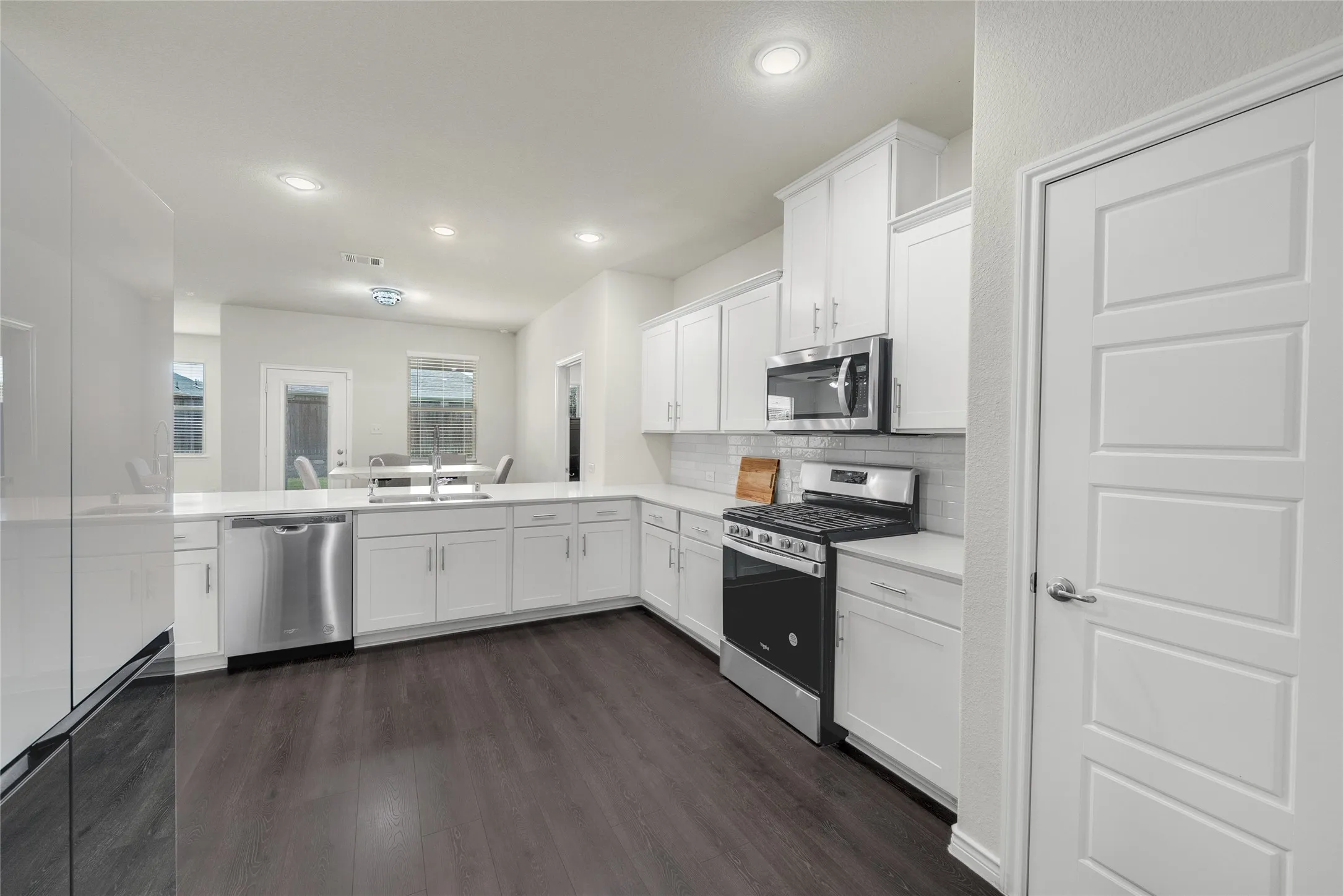 Single Family Residence For Rent in Collin County , 1117 Goldfinch Drive, Celina, Texas 75009, 4 Bedroom, 3 Bathroom, 2 Garage spaces, 2,939 Sqft, built in 2021, mls#21346930, Real Estate Agent in Celina, Homes For Rent in Collin county, Homes For Rent in Celina, Realtor in Celina Texas, Real Estate Brokerage Independent Realty Texas, Luminita Cordes Realtor