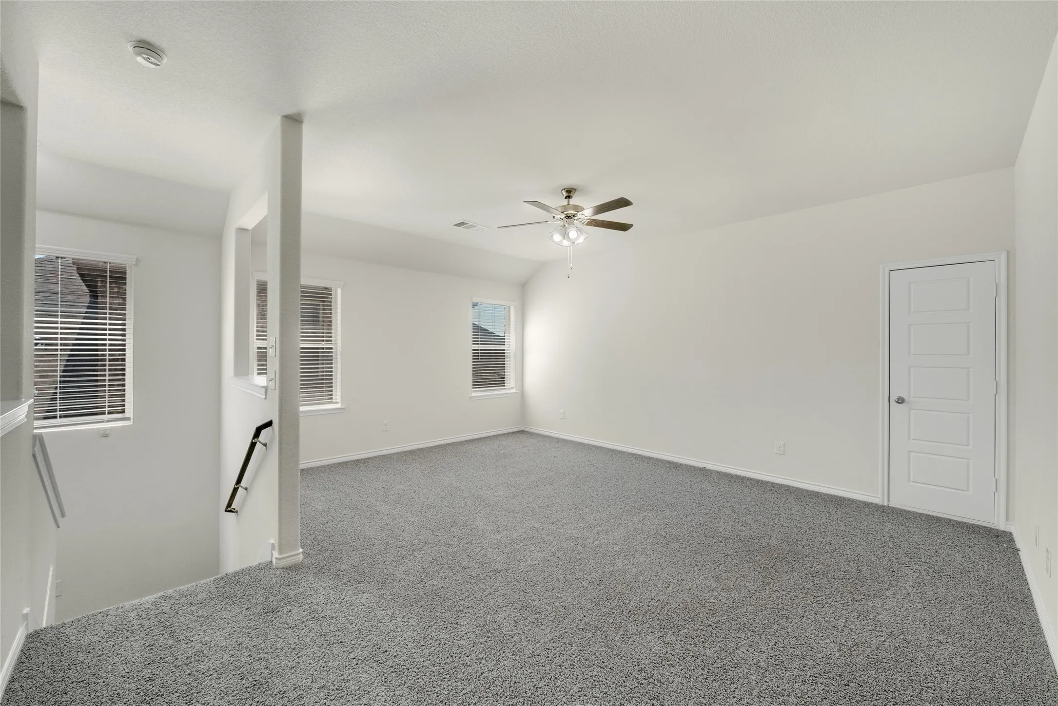 Single Family Residence For Rent in Collin County , 1117 Goldfinch Drive, Celina, Texas 75009, 4 Bedroom, 3 Bathroom, 2 Garage spaces, 2,939 Sqft, built in 2021, mls#21346930, Real Estate Agent in Celina, Homes For Rent in Collin county, Homes For Rent in Celina, Realtor in Celina Texas, Real Estate Brokerage Independent Realty Texas, Luminita Cordes Realtor