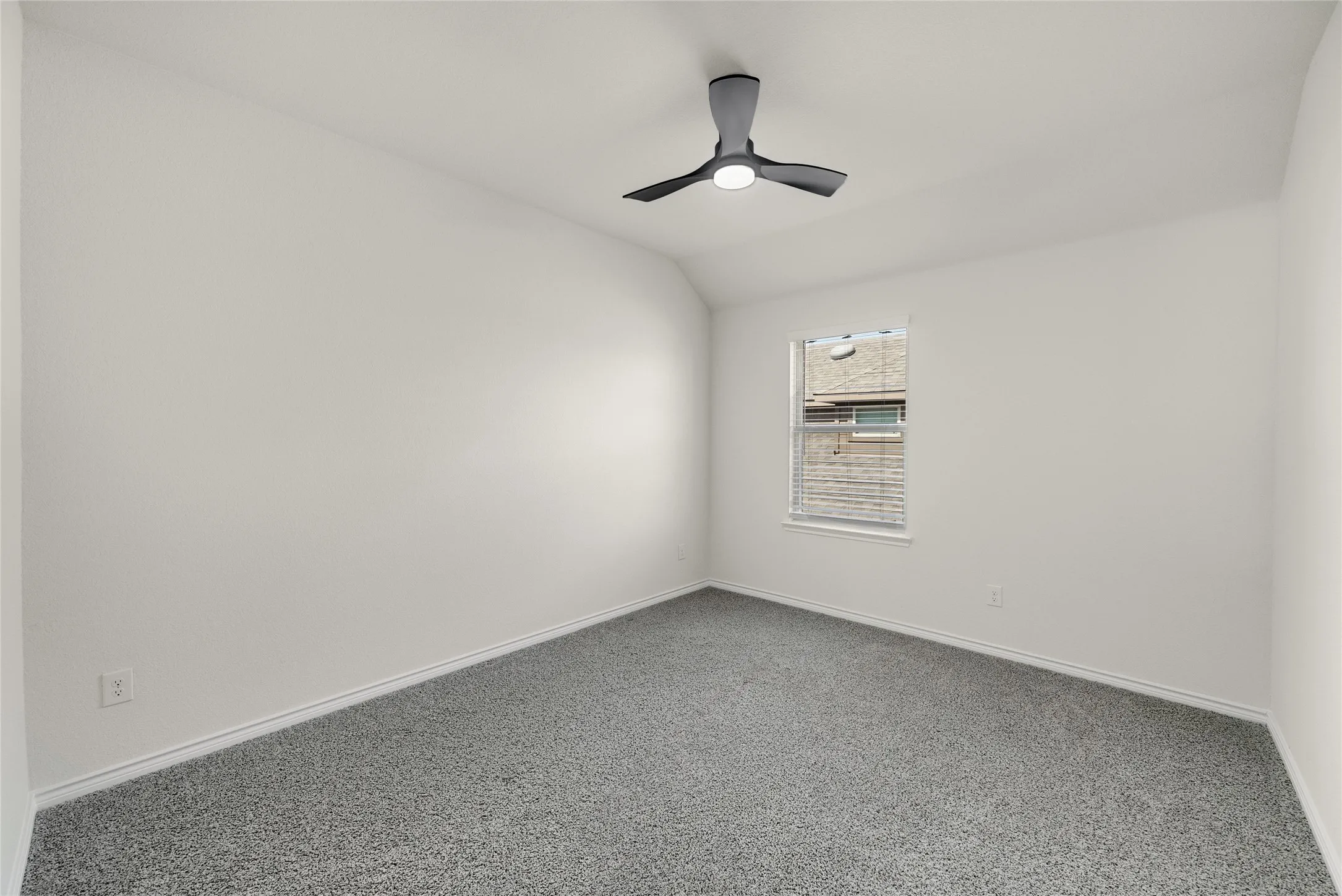Single Family Residence For Rent in Collin County , 1117 Goldfinch Drive, Celina, Texas 75009, 4 Bedroom, 3 Bathroom, 2 Garage spaces, 2,939 Sqft, built in 2021, mls#21346930, Real Estate Agent in Celina, Homes For Rent in Collin county, Homes For Rent in Celina, Realtor in Celina Texas, Real Estate Brokerage Independent Realty Texas, Luminita Cordes Realtor