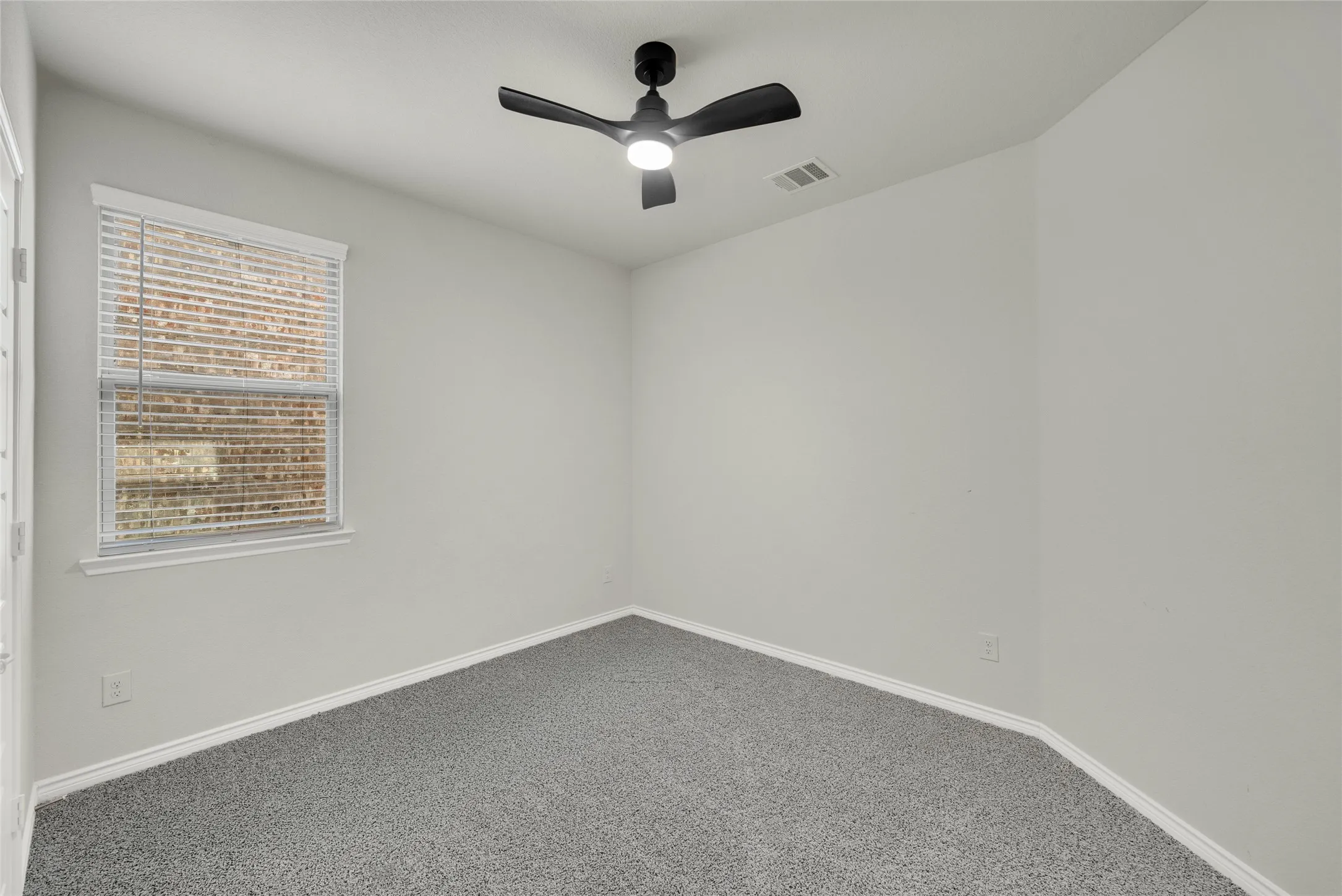 Single Family Residence For Rent in Collin County , 1117 Goldfinch Drive, Celina, Texas 75009, 4 Bedroom, 3 Bathroom, 2 Garage spaces, 2,939 Sqft, built in 2021, mls#21346930, Real Estate Agent in Celina, Homes For Rent in Collin county, Homes For Rent in Celina, Realtor in Celina Texas, Real Estate Brokerage Independent Realty Texas, Luminita Cordes Realtor
