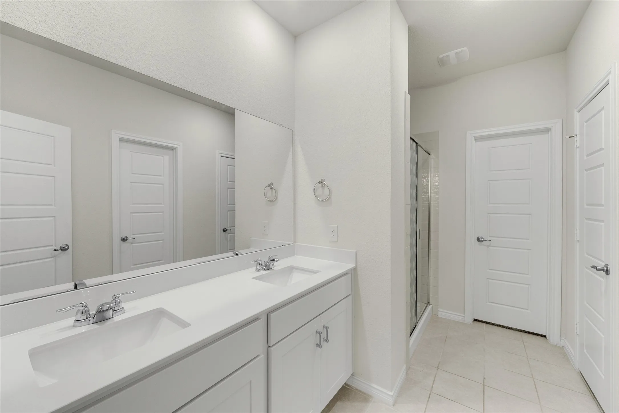 Single Family Residence For Rent in Collin County , 1117 Goldfinch Drive, Celina, Texas 75009, 4 Bedroom, 3 Bathroom, 2 Garage spaces, 2,939 Sqft, built in 2021, mls#21346930, Real Estate Agent in Celina, Homes For Rent in Collin county, Homes For Rent in Celina, Realtor in Celina Texas, Real Estate Brokerage Independent Realty Texas, Luminita Cordes Realtor