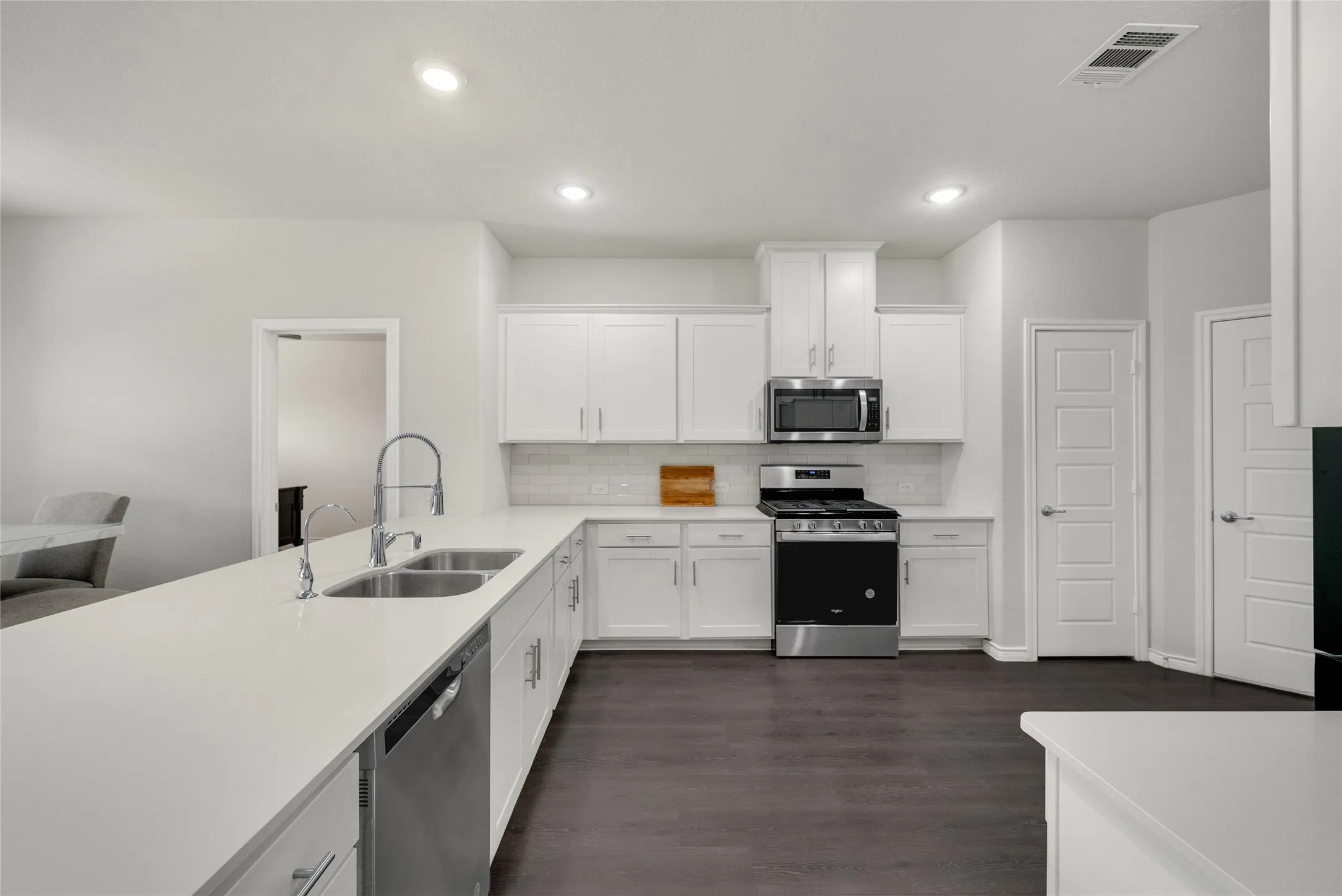 Single Family Residence For Rent in Collin County , 1117 Goldfinch Drive, Celina, Texas 75009, 4 Bedroom, 3 Bathroom, 2 Garage spaces, 2,939 Sqft, built in 2021, mls#21346930, Real Estate Agent in Celina, Homes For Rent in Collin county, Homes For Rent in Celina, Realtor in Celina Texas, Real Estate Brokerage Independent Realty Texas, Luminita Cordes Realtor