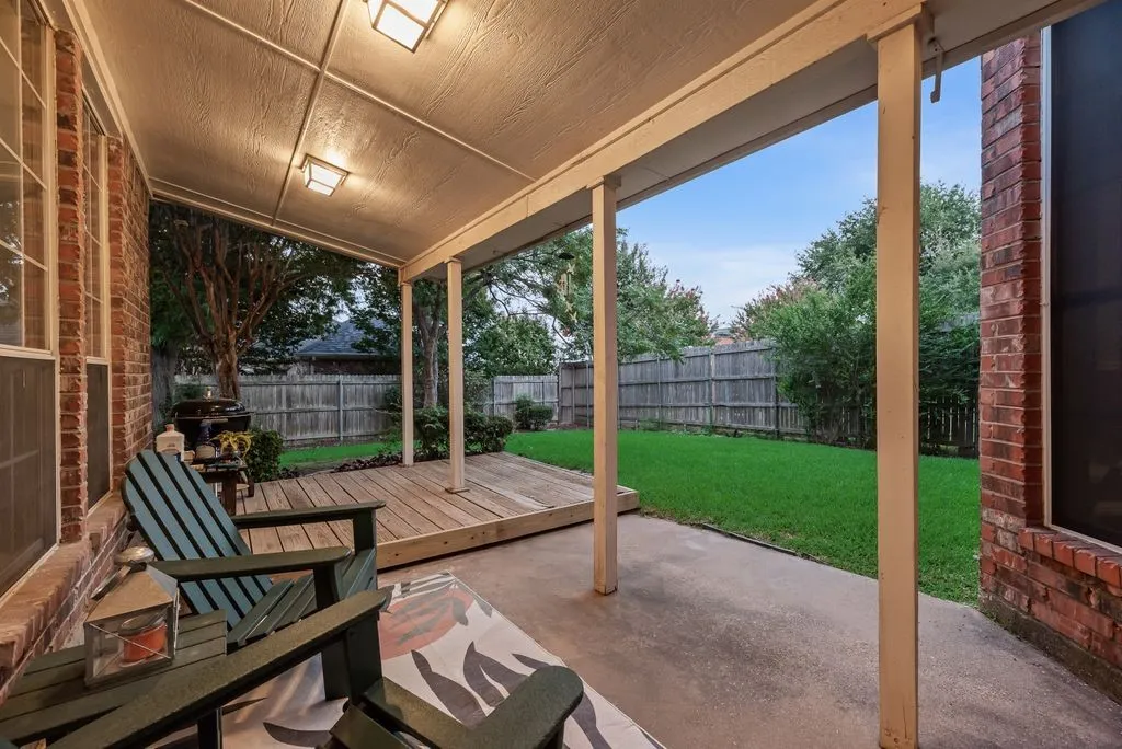 Single Family Residence For Sale in Denton County , 2212 Nottingham Street, Flower Mound, Texas 75028, 4 Bedroom, 3 Bathroom, 2 Garage spaces, 3,063 Sqft, built in 1992, mls#21347522, Real Estate Agent in Flower Mound, Homes For Sale in Denton county, Homes For Sale in Flower Mound, Realtor in Flower Mound Texas, Real Estate Brokerage Independent Realty Texas, Luminita Cordes Realtor