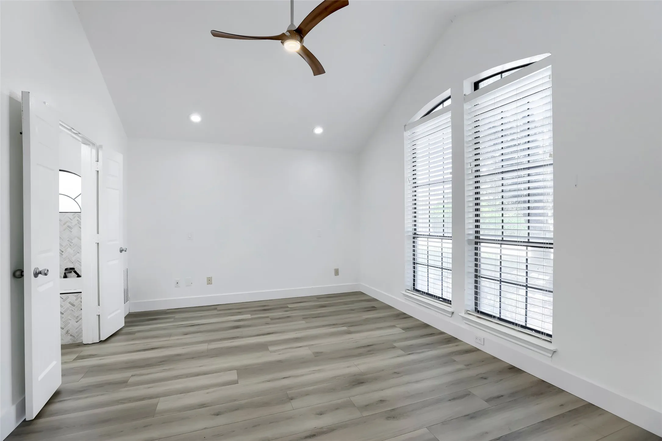 Single Family Residence For Sale in Collin County , 6817 Wickliff Trail, Plano, Texas 75023, 3 Bedroom, 3 Bathroom, 2 Garage spaces, 2,338 Sqft, built in 1986, mls#21340883, Real Estate Agent in Plano, Homes For Sale in Collin county, Homes For Sale in Plano, Realtor in Plano Texas, Real Estate Brokerage Independent Realty Texas, Luminita Cordes Realtor