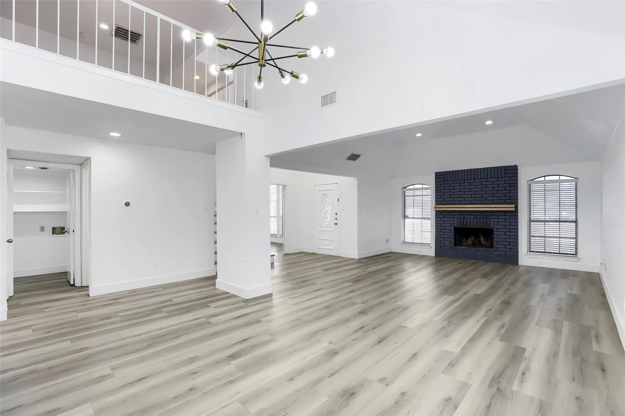 Single Family Residence For Sale in Collin County , 6817 Wickliff Trail, Plano, Texas 75023, 3 Bedroom, 3 Bathroom, 2 Garage spaces, 2,338 Sqft, built in 1986, mls#21340883, Real Estate Agent in Plano, Homes For Sale in Collin county, Homes For Sale in Plano, Realtor in Plano Texas, Real Estate Brokerage Independent Realty Texas, Luminita Cordes Realtor