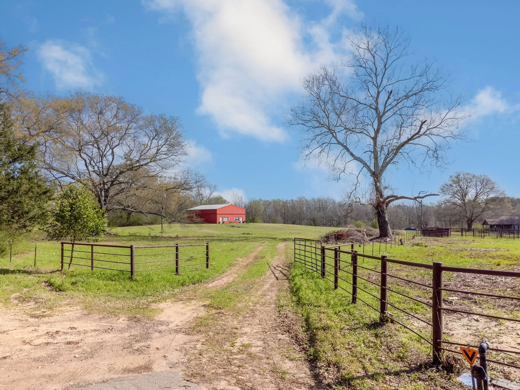 Improved Land For Sale in Upshur County , 1272 Binion Road, Gilmer, Texas 75644, 0, 0, Garage spaces, 0 Sqft, built in 2000, mls#21347527, Real Estate Agent in Gilmer, Homes For Sale in Upshur county, Homes For Sale in Gilmer, Realtor in Gilmer Texas, Real Estate Brokerage Independent Realty Texas, Luminita Cordes Realtor