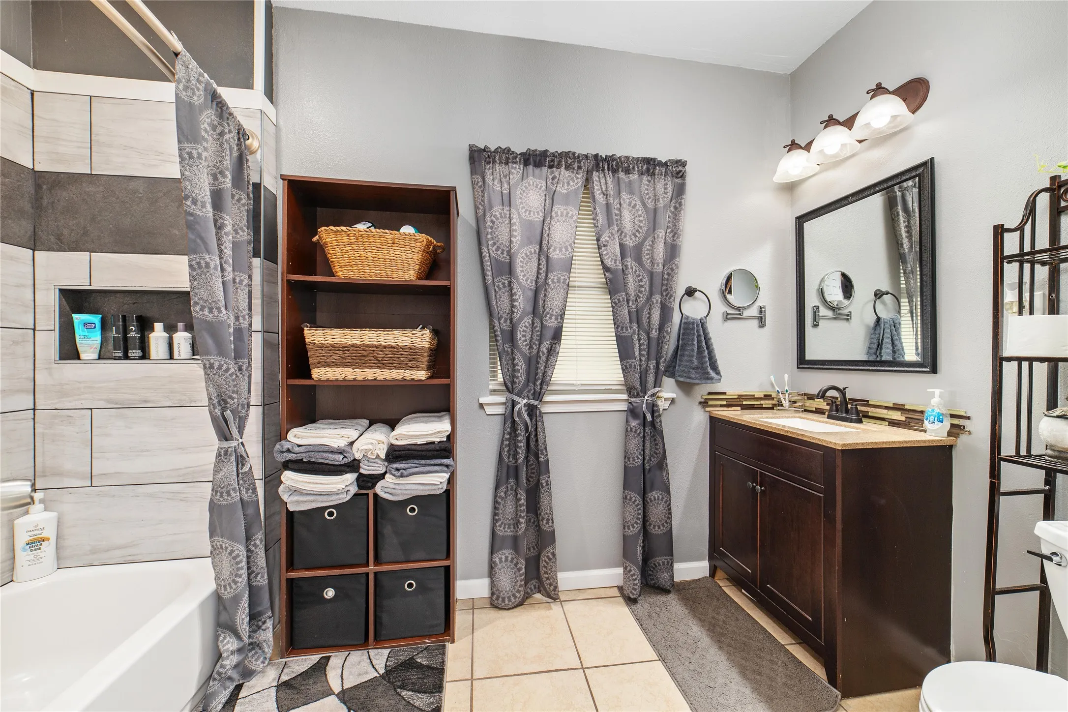Single Family Residence For Sale in Brown County , 2501 Austin Avenue, Brownwood, Texas 76801, 3 Bedroom, 2 Bathroom, 1 Garage spaces, 1,950 Sqft, built in 0, mls#21347407, Real Estate Agent in Brownwood, Homes For Sale in Brown county, Homes For Sale in Brownwood, Realtor in Brownwood Texas, Real Estate Brokerage Independent Realty Texas, Luminita Cordes Realtor