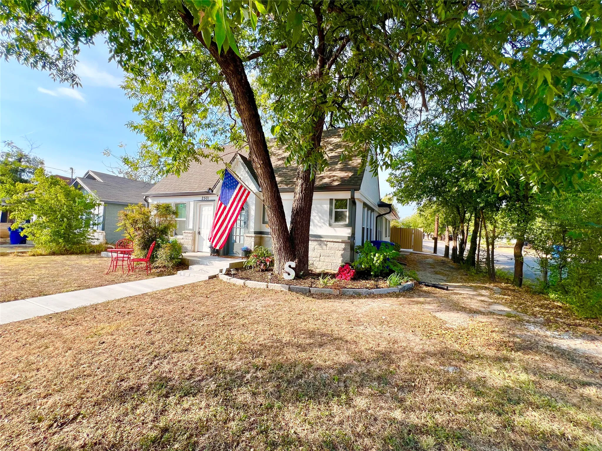 Single Family Residence For Sale in Brown County , 2501 Austin Avenue, Brownwood, Texas 76801, 3 Bedroom, 2 Bathroom, 1 Garage spaces, 1,950 Sqft, built in 0, mls#21347407, Real Estate Agent in Brownwood, Homes For Sale in Brown county, Homes For Sale in Brownwood, Realtor in Brownwood Texas, Real Estate Brokerage Independent Realty Texas, Luminita Cordes Realtor