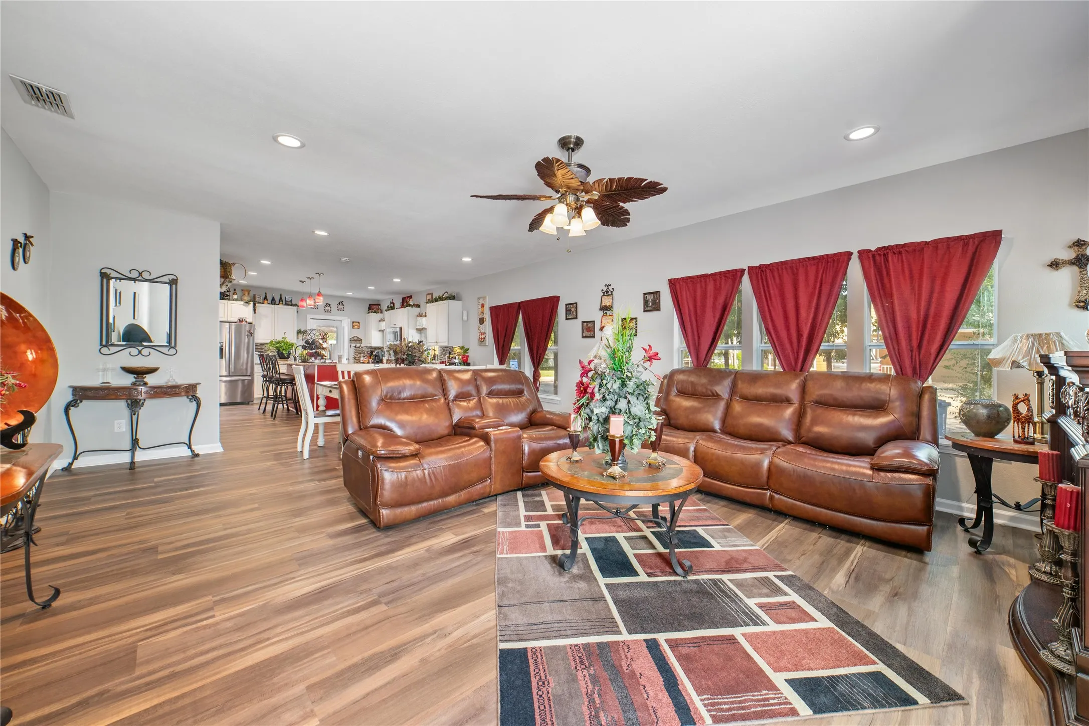 Single Family Residence For Sale in Brown County , 2501 Austin Avenue, Brownwood, Texas 76801, 3 Bedroom, 2 Bathroom, 1 Garage spaces, 1,950 Sqft, built in 0, mls#21347407, Real Estate Agent in Brownwood, Homes For Sale in Brown county, Homes For Sale in Brownwood, Realtor in Brownwood Texas, Real Estate Brokerage Independent Realty Texas, Luminita Cordes Realtor