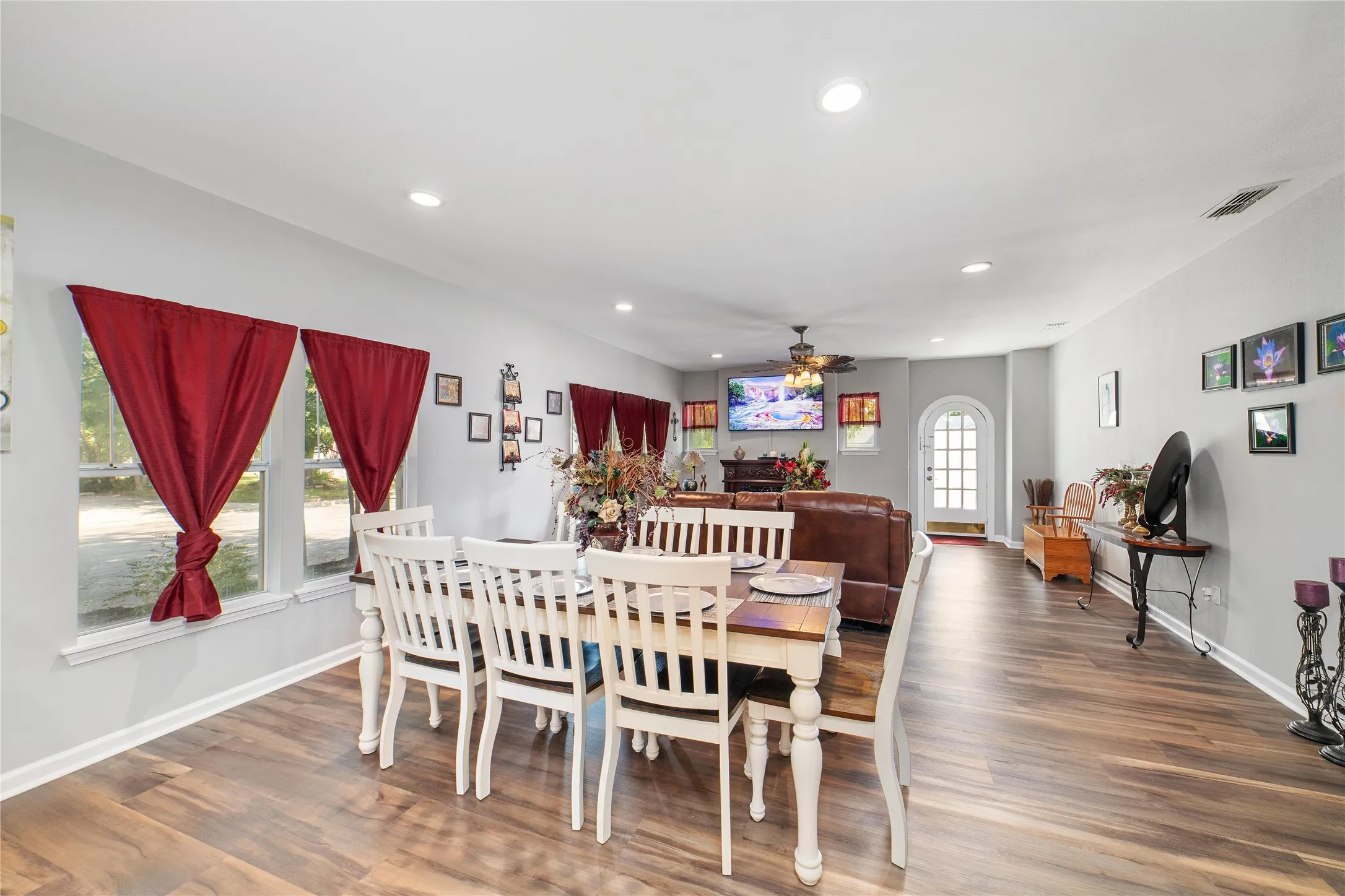 Single Family Residence For Sale in Brown County , 2501 Austin Avenue, Brownwood, Texas 76801, 3 Bedroom, 2 Bathroom, 1 Garage spaces, 1,950 Sqft, built in 0, mls#21347407, Real Estate Agent in Brownwood, Homes For Sale in Brown county, Homes For Sale in Brownwood, Realtor in Brownwood Texas, Real Estate Brokerage Independent Realty Texas, Luminita Cordes Realtor