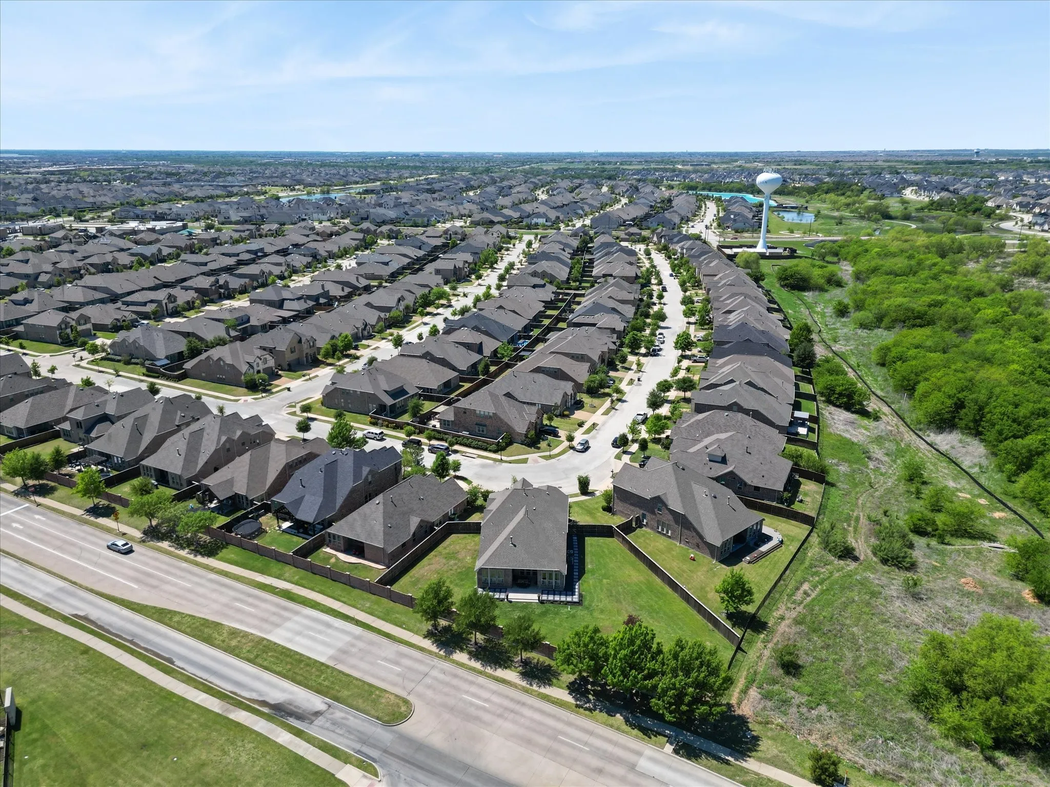 Single Family Residence For Sale in Denton County , 1520 Grapevine Ridge, Prosper, Texas 75078, 4 Bedroom, 4 Bathroom, 2 Garage spaces, 3,450 Sqft, built in 2017, mls#21347536, Real Estate Agent in Prosper, Homes For Sale in Denton county, Homes For Sale in Prosper, Realtor in Prosper Texas, Real Estate Brokerage Independent Realty Texas, Luminita Cordes Realtor