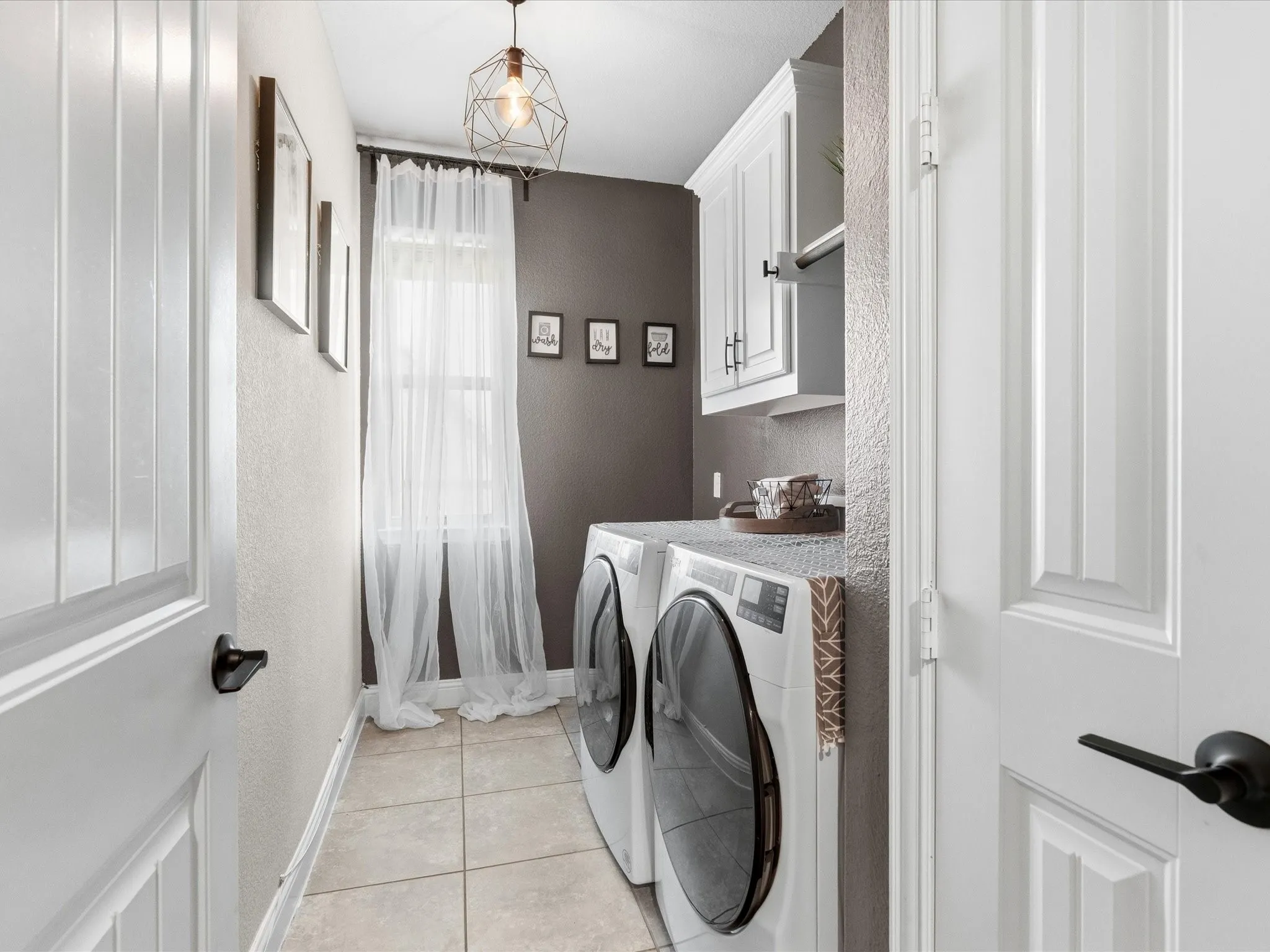 Single Family Residence For Sale in Denton County , 1520 Grapevine Ridge, Prosper, Texas 75078, 4 Bedroom, 4 Bathroom, 2 Garage spaces, 3,450 Sqft, built in 2017, mls#21347536, Real Estate Agent in Prosper, Homes For Sale in Denton county, Homes For Sale in Prosper, Realtor in Prosper Texas, Real Estate Brokerage Independent Realty Texas, Luminita Cordes Realtor