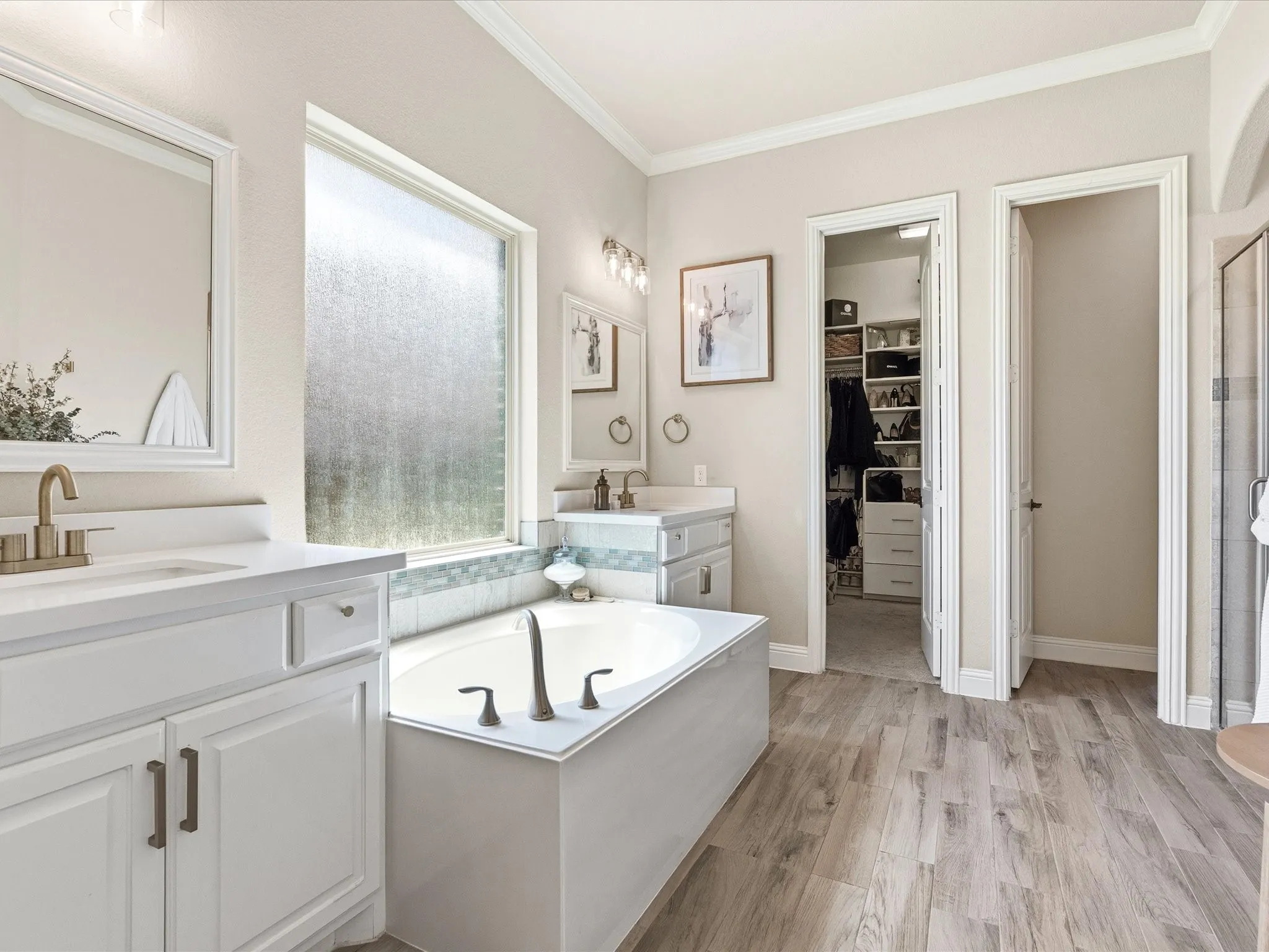 Single Family Residence For Sale in Denton County , 1520 Grapevine Ridge, Prosper, Texas 75078, 4 Bedroom, 4 Bathroom, 2 Garage spaces, 3,450 Sqft, built in 2017, mls#21347536, Real Estate Agent in Prosper, Homes For Sale in Denton county, Homes For Sale in Prosper, Realtor in Prosper Texas, Real Estate Brokerage Independent Realty Texas, Luminita Cordes Realtor
