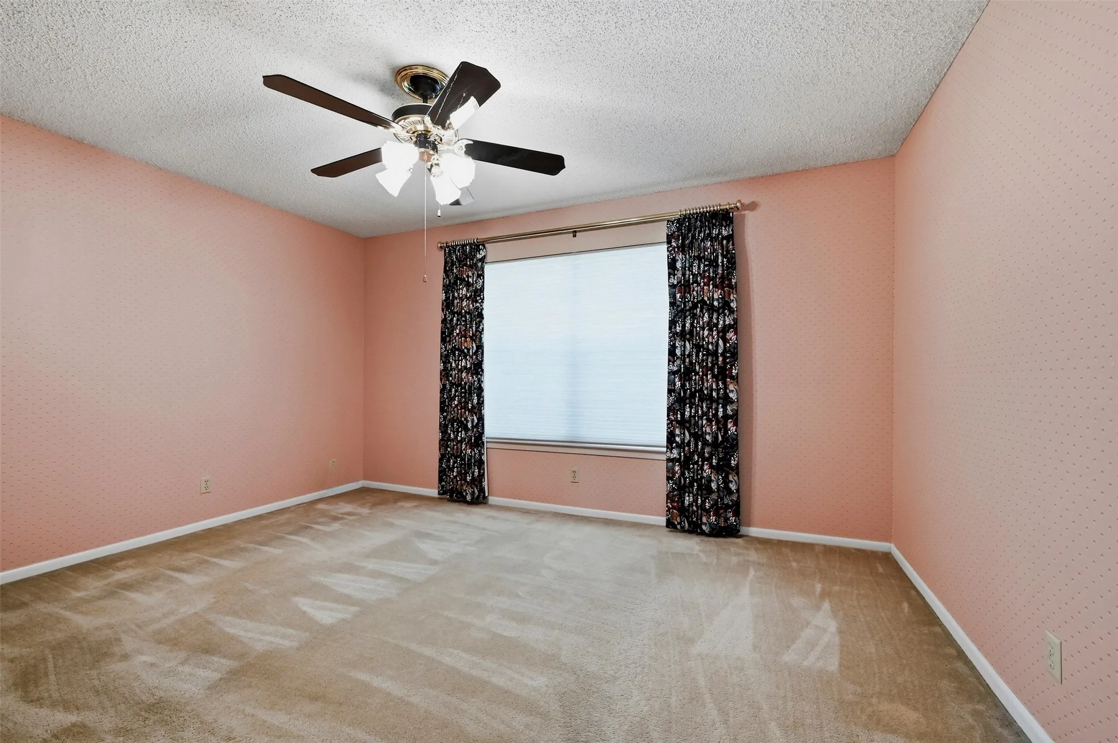 Third Bedroom
Second Floor