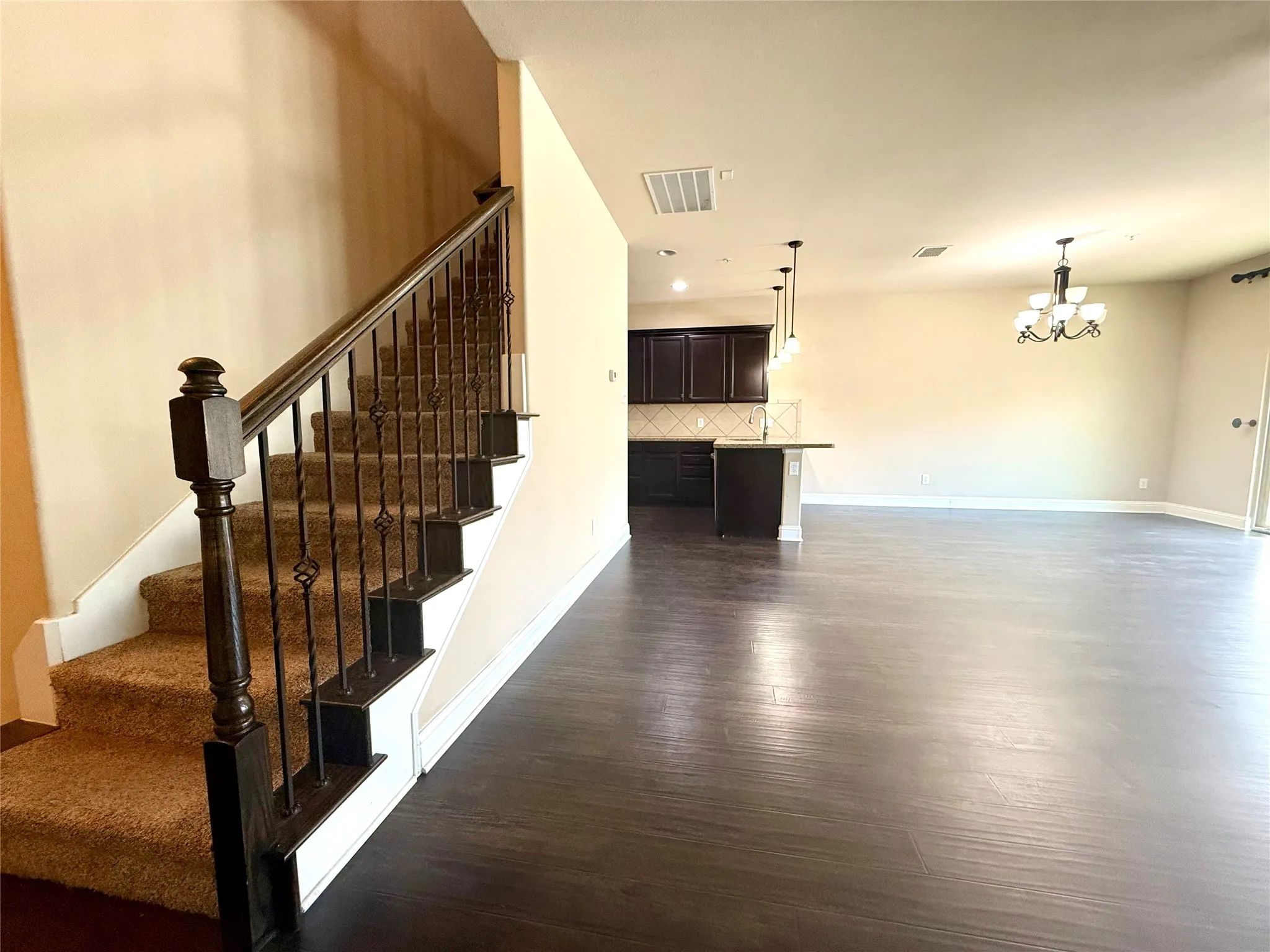 Townhouse For Rent in Denton County , 2617 Jackson Drive, Lewisville, Texas 75067, 3 Bedroom, 3 Bathroom, 2 Garage spaces, 1,901 Sqft, built in 2013, mls#21346157, Real Estate Agent in Lewisville, Homes For Rent in Denton county, Homes For Rent in Lewisville, Realtor in Lewisville Texas, Real Estate Brokerage Independent Realty Texas, Luminita Cordes Realtor